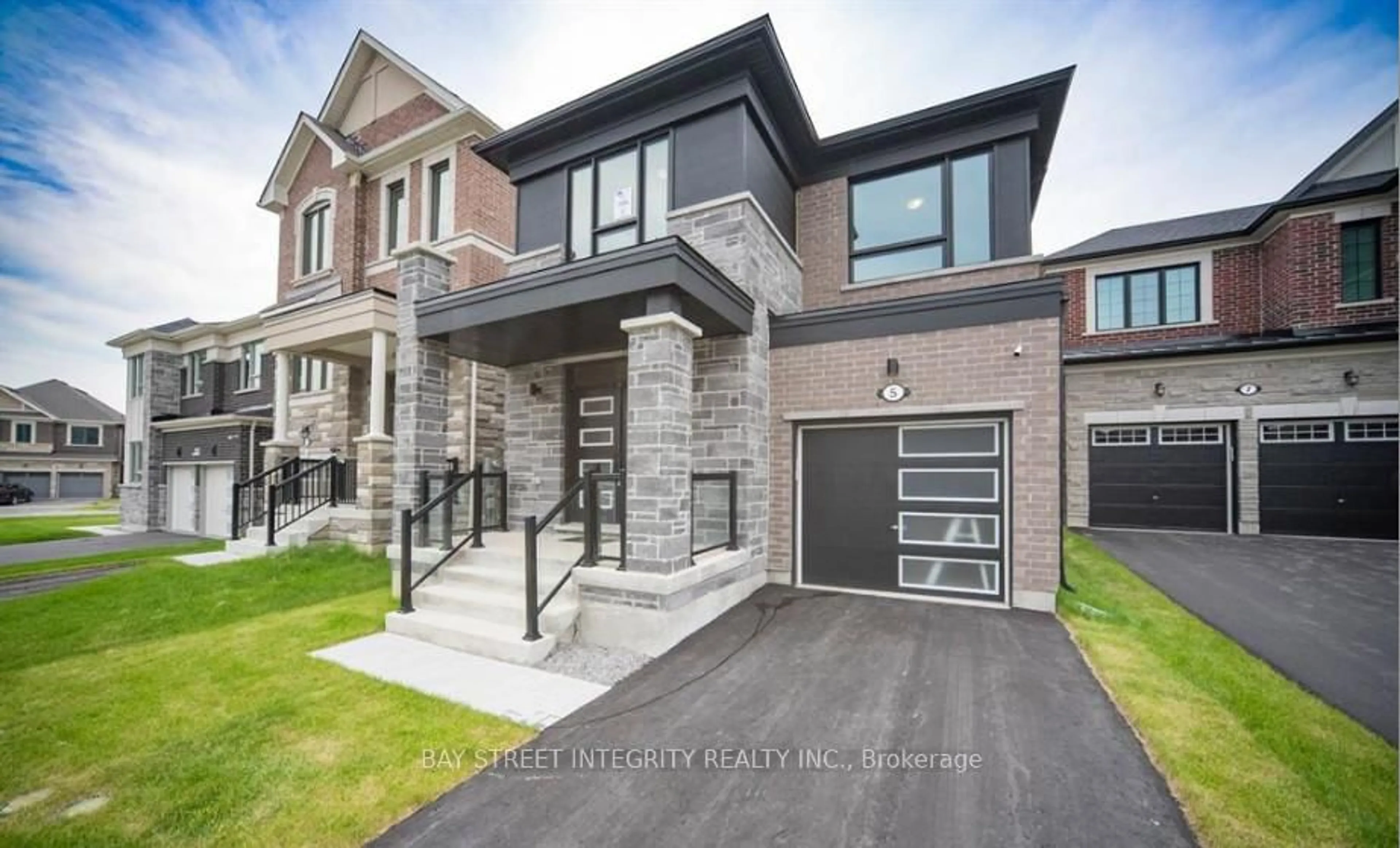 Home with brick exterior material, street for 5 Erin Ridge Crt, Markham Ontario L6C 1A6