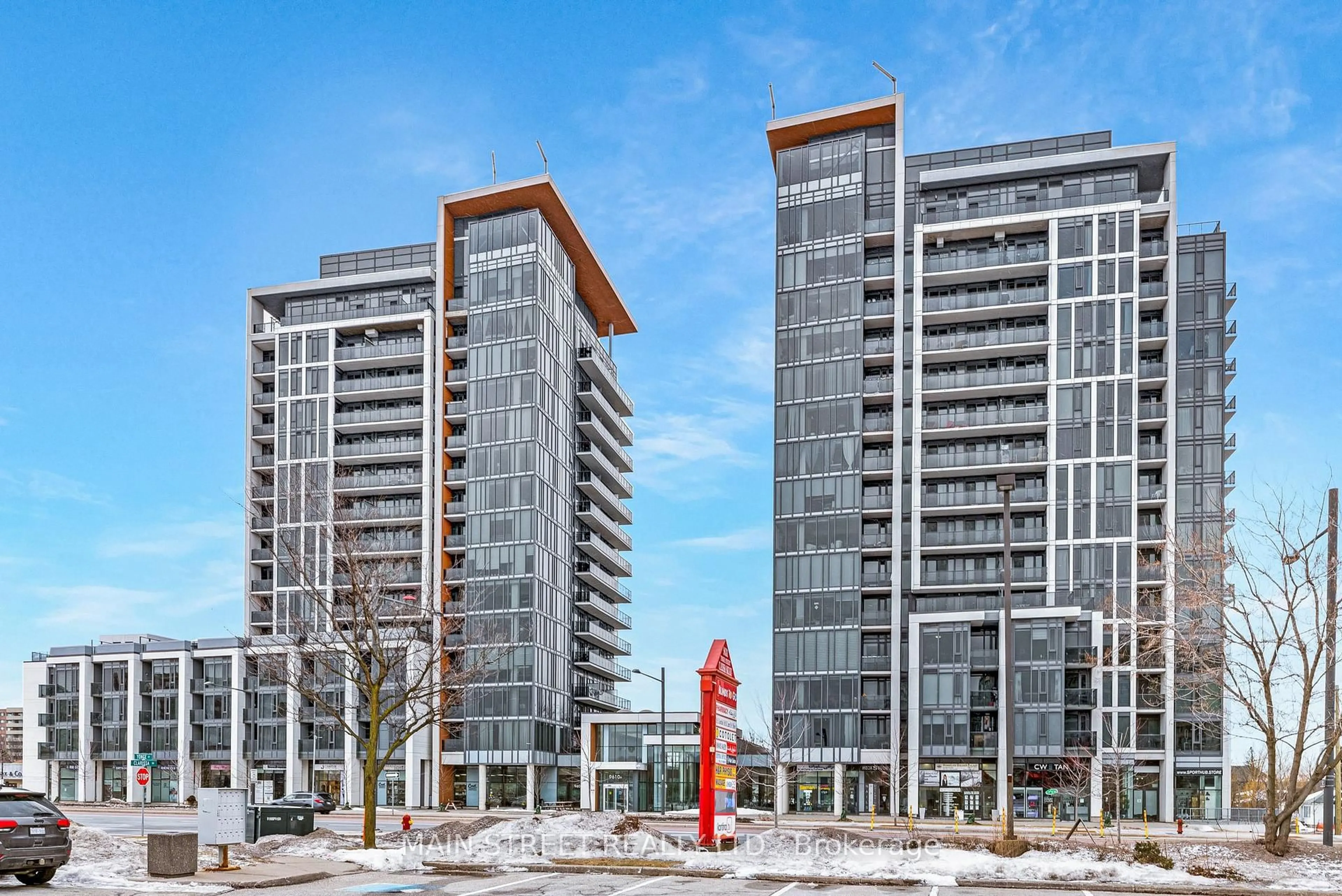 Indoor foyer for 9608 Yonge St #1610A, Richmond Hill Ontario L4C 0X4