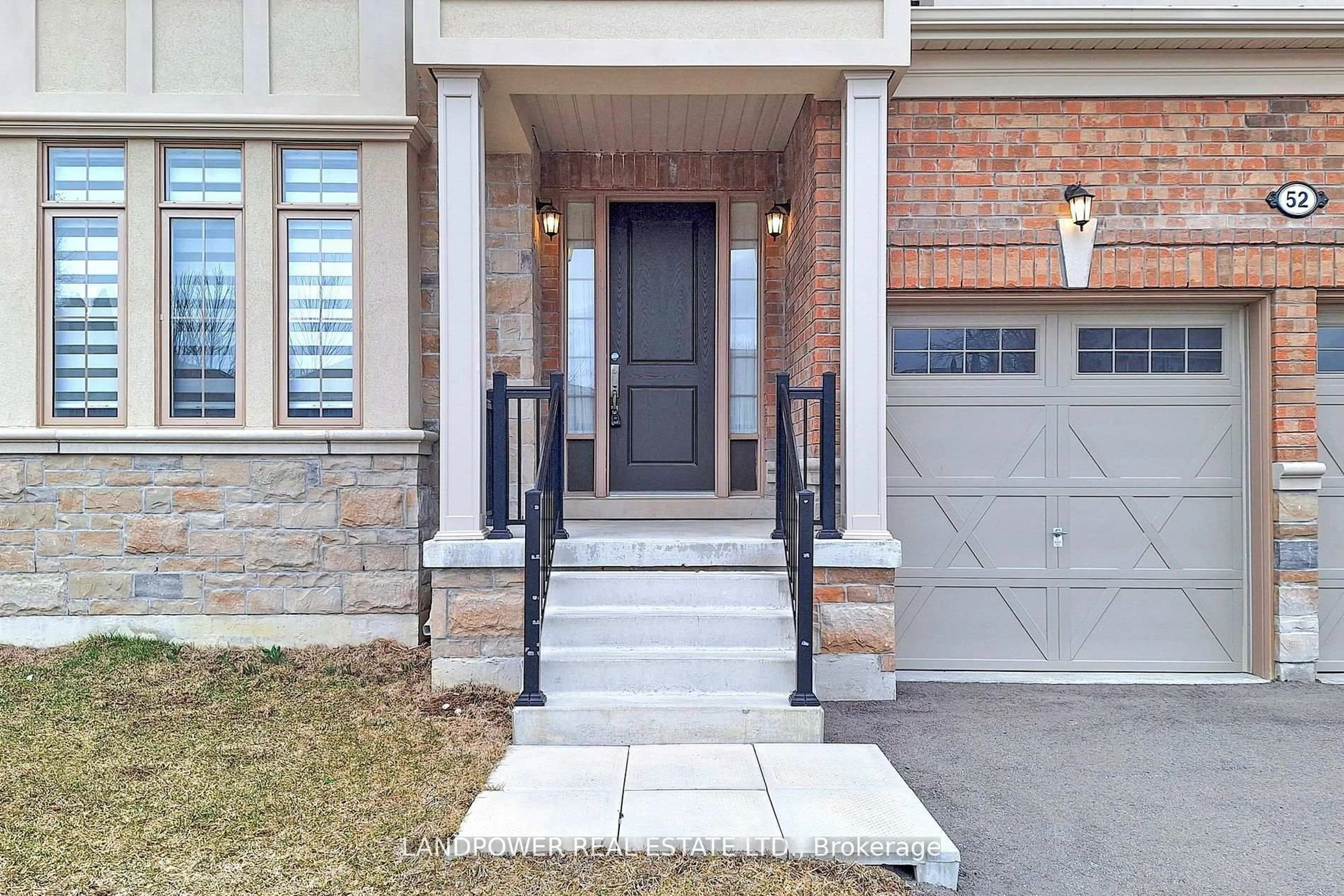 Unknown for 52 Klees Cres, Aurora Ontario L4G 3W8