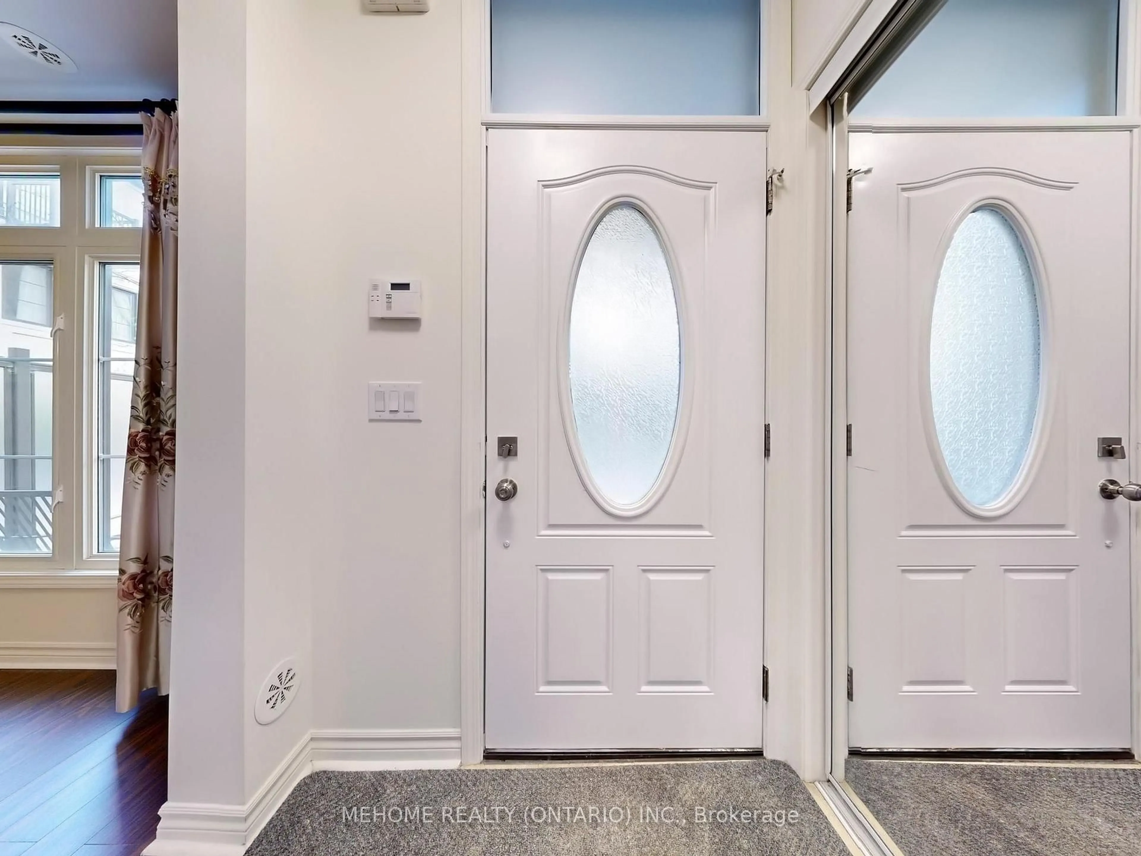 Indoor entryway for 7 Brighton Pl #15, Vaughan Ontario L4J 0H1