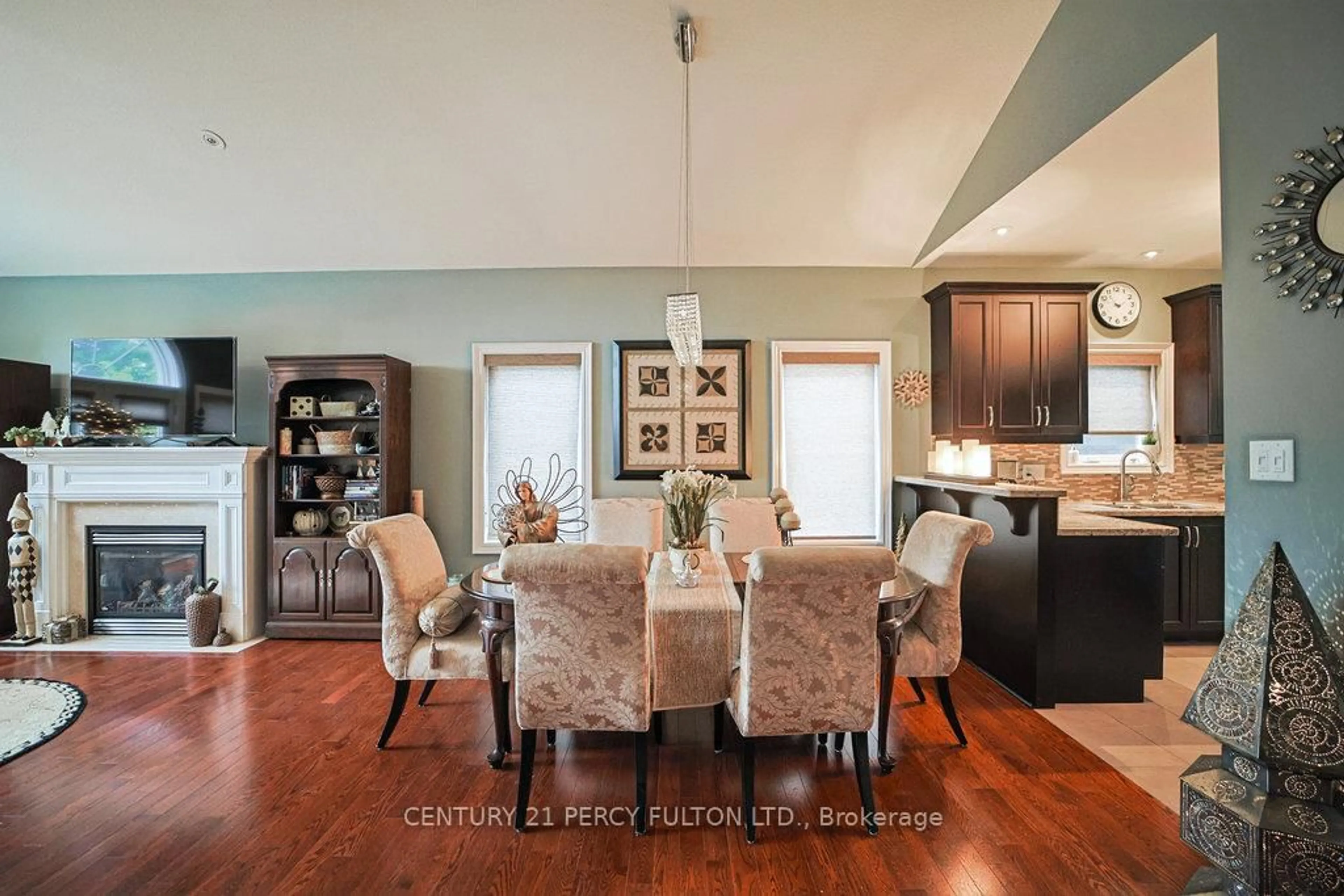 Dining room, unknown for 159 Ridge Way, New Tecumseth Ontario L9R 0H3