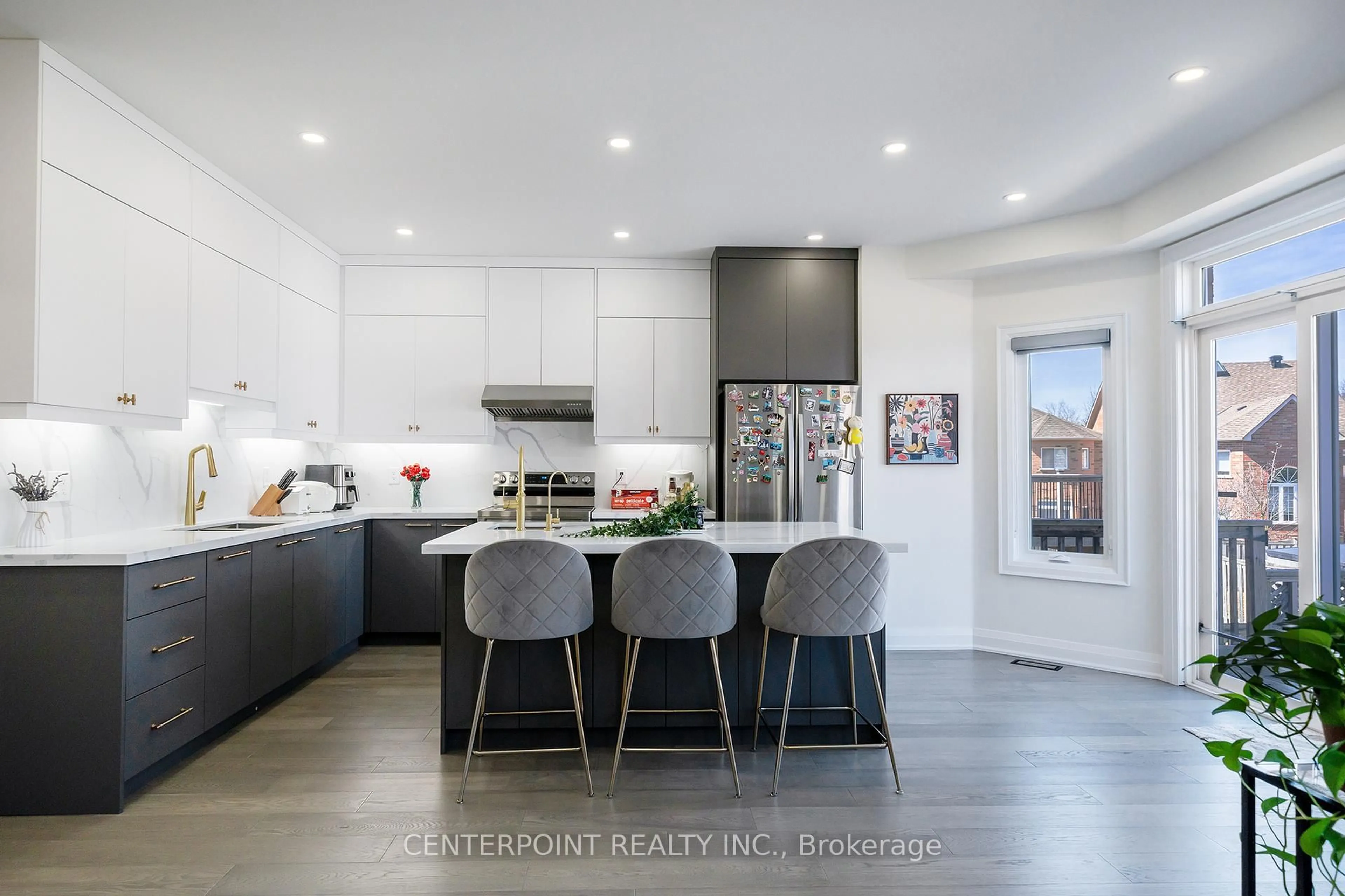 Contemporary kitchen, unknown for 44 Bridlefield Lane, Markham Ontario L6C 2B9
