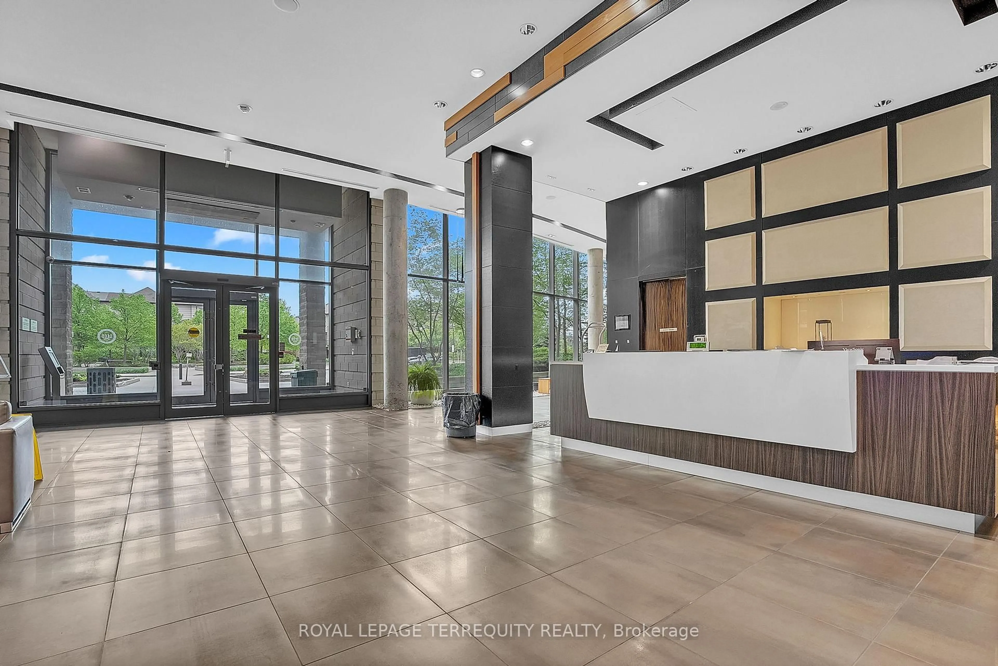 Indoor foyer for 273 South Park Rd #210, Markham Ontario L3T 0B5