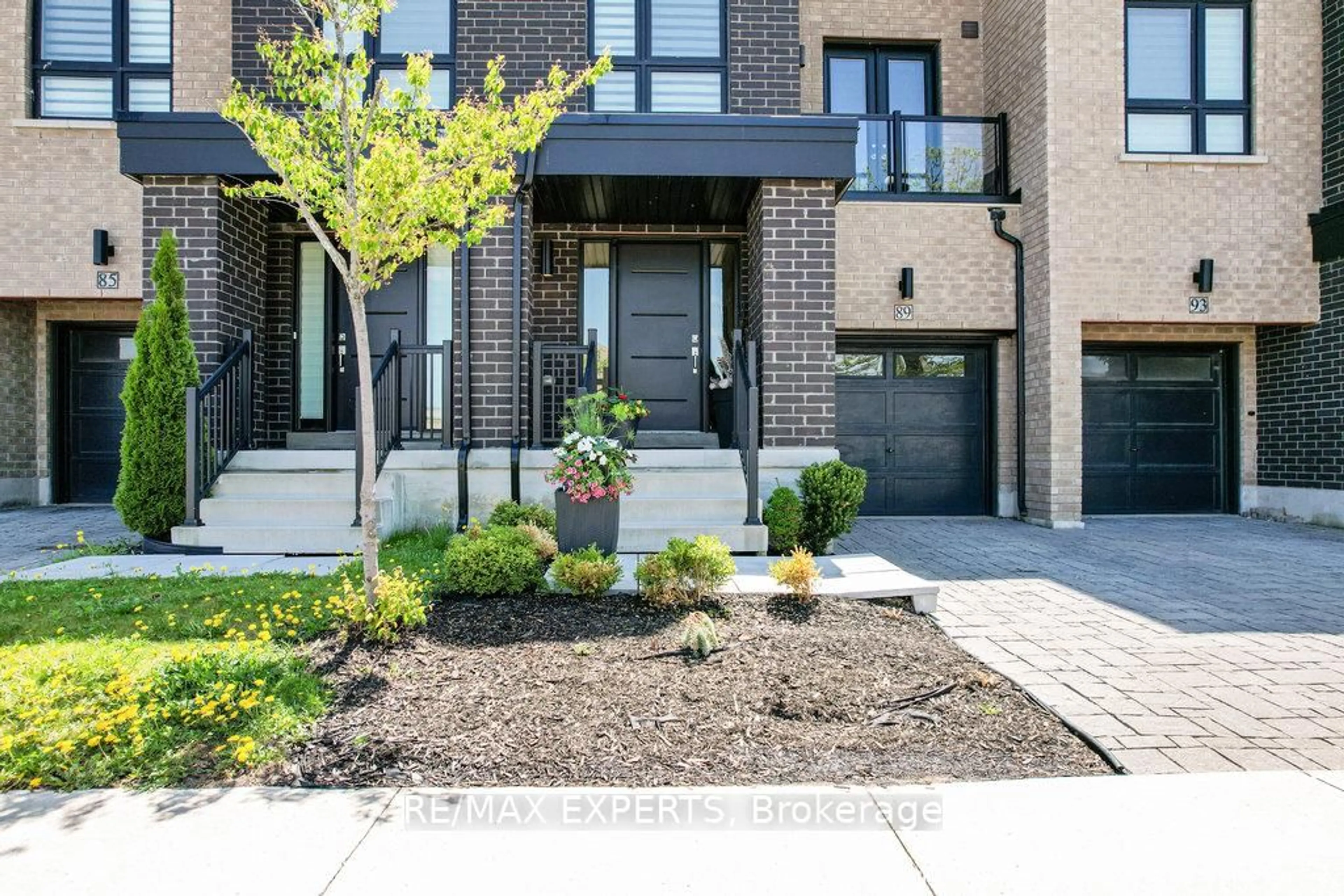Home with brick exterior material, street for 89 Gridiron Gate, Vaughan Ontario L4H 4W8