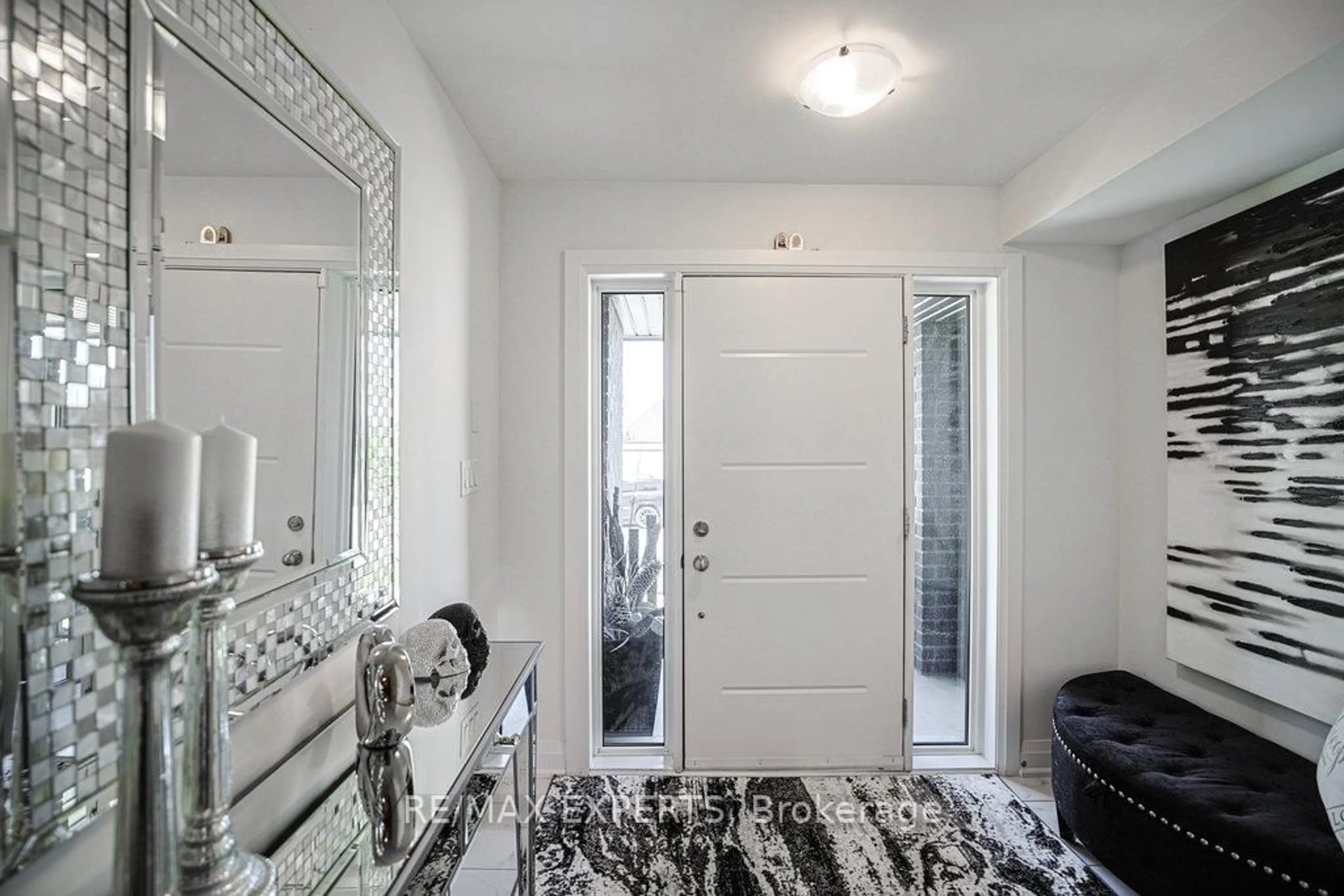 Indoor entryway for 89 Gridiron Gate, Vaughan Ontario L4H 4W8