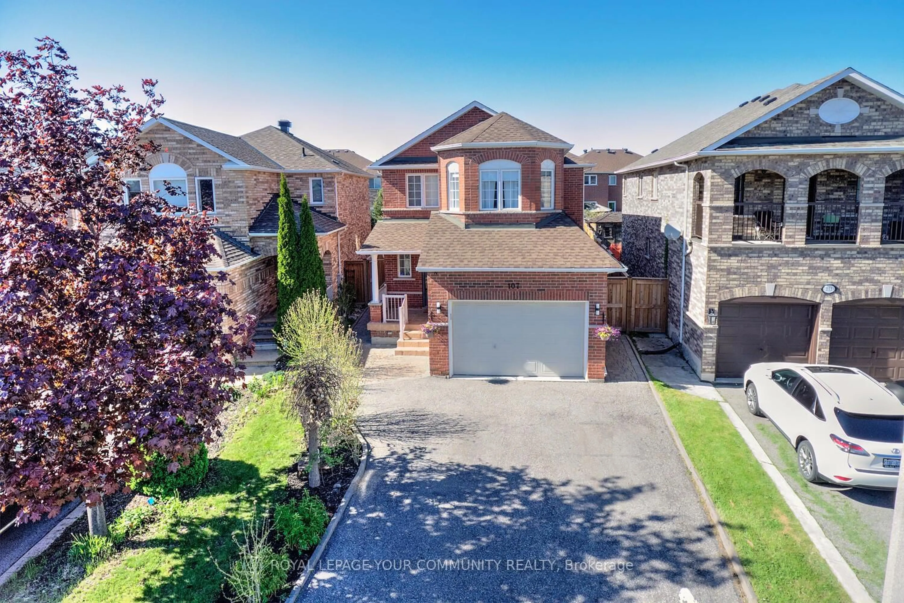 A pic from outside/outdoor area/front of a property/back of a property/a pic from drone, street for 107 Purcell Cres, Vaughan Ontario L6A 3C7