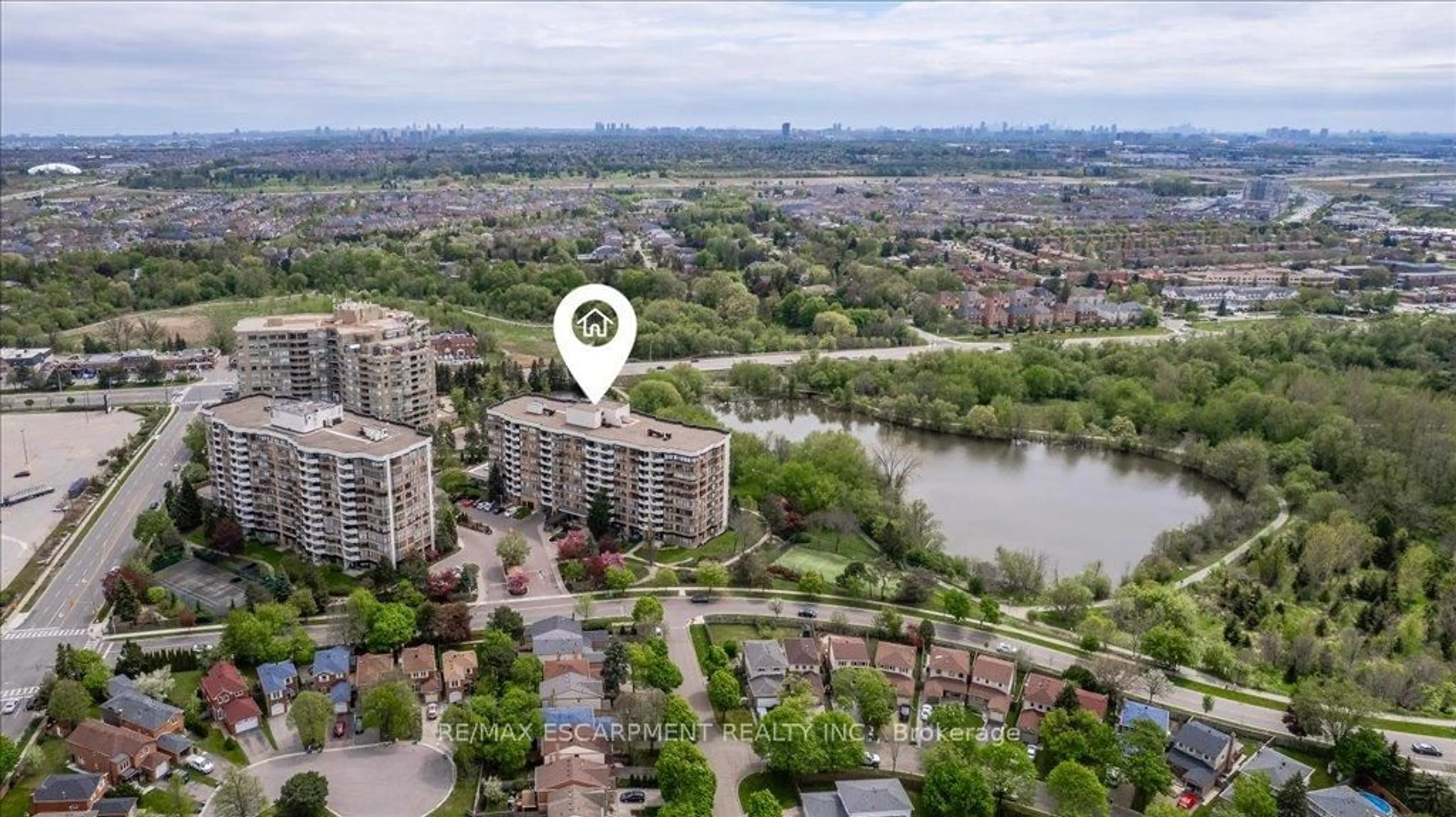 A pic from outside/outdoor area/front of a property/back of a property/a pic from drone, water/lake/river/ocean view for 55 Austin Dr #210, Markham Ontario L3R 8H5