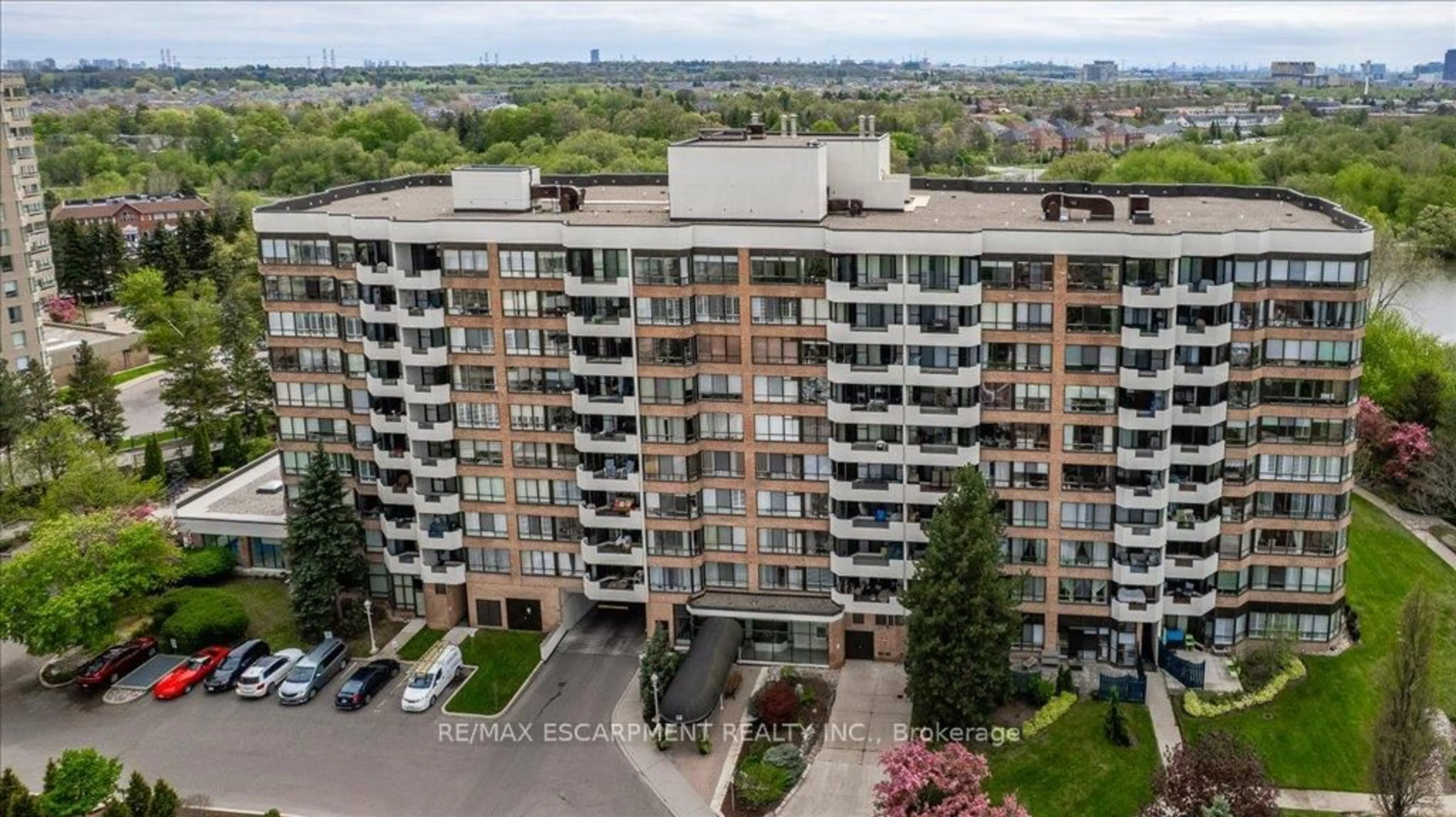 A pic from outside/outdoor area/front of a property/back of a property/a pic from drone, city buildings view from balcony for 55 Austin Dr #210, Markham Ontario L3R 8H5