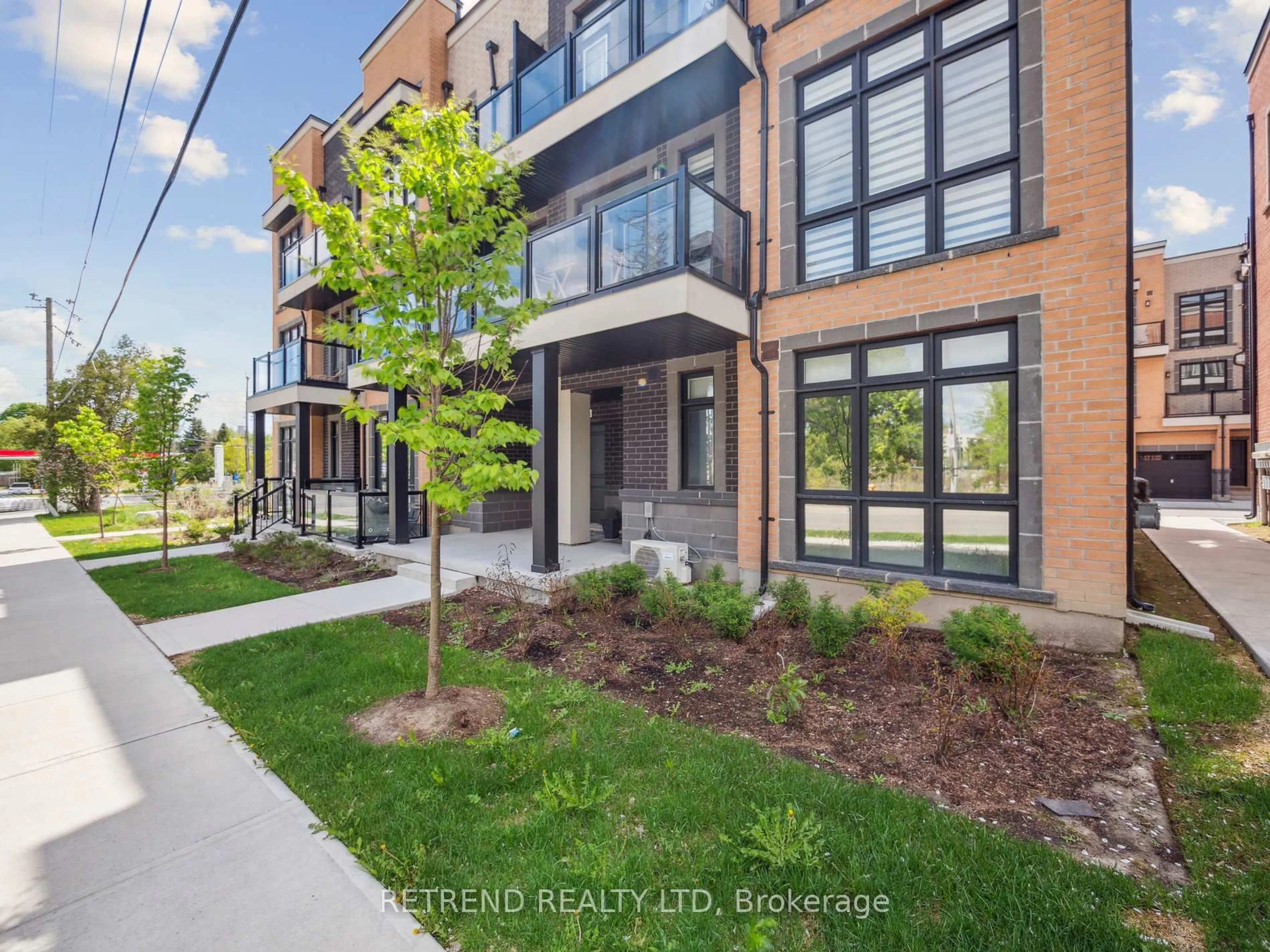 Unknown for 1 Bond Cres #9, Richmond Hill Ontario L4E 1J4