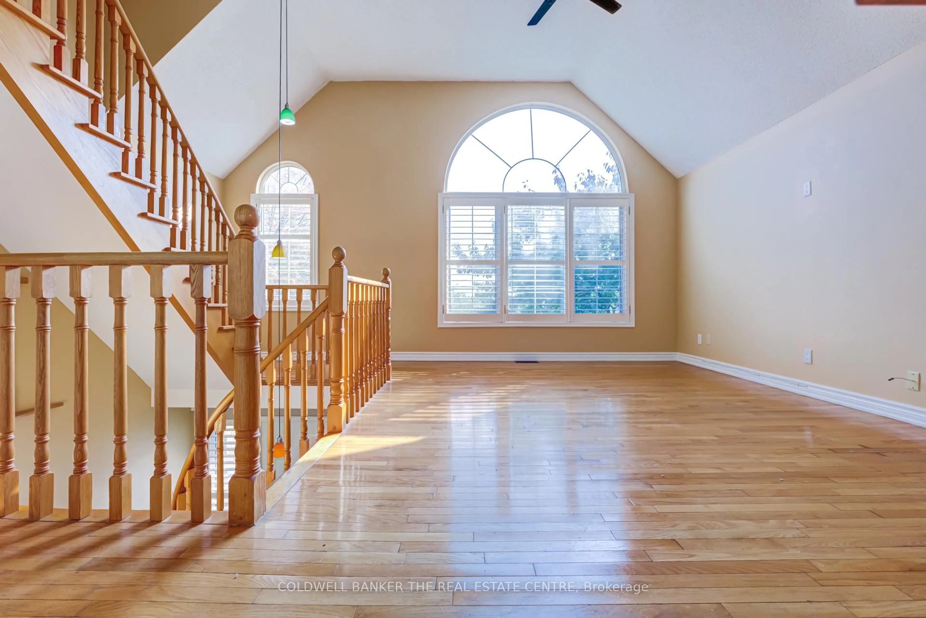 Indoor entryway for 210 Jacey Ann Dr, Richmond Hill Ontario L4C 4N5