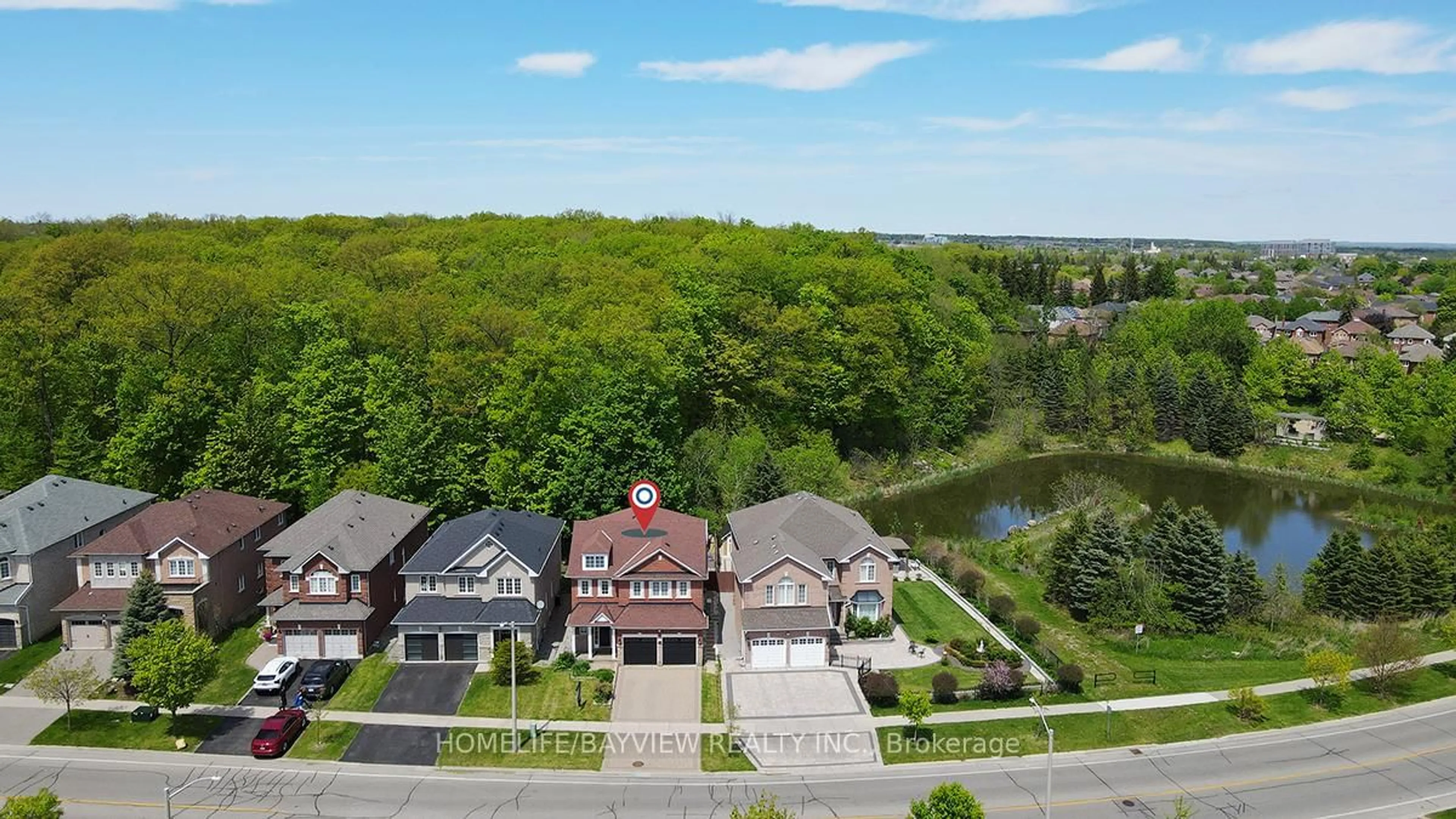 A pic from outside/outdoor area/front of a property/back of a property/a pic from drone, water/lake/river/ocean view for 46 Canyon Hill Ave, Richmond Hill Ontario L4C 9T5