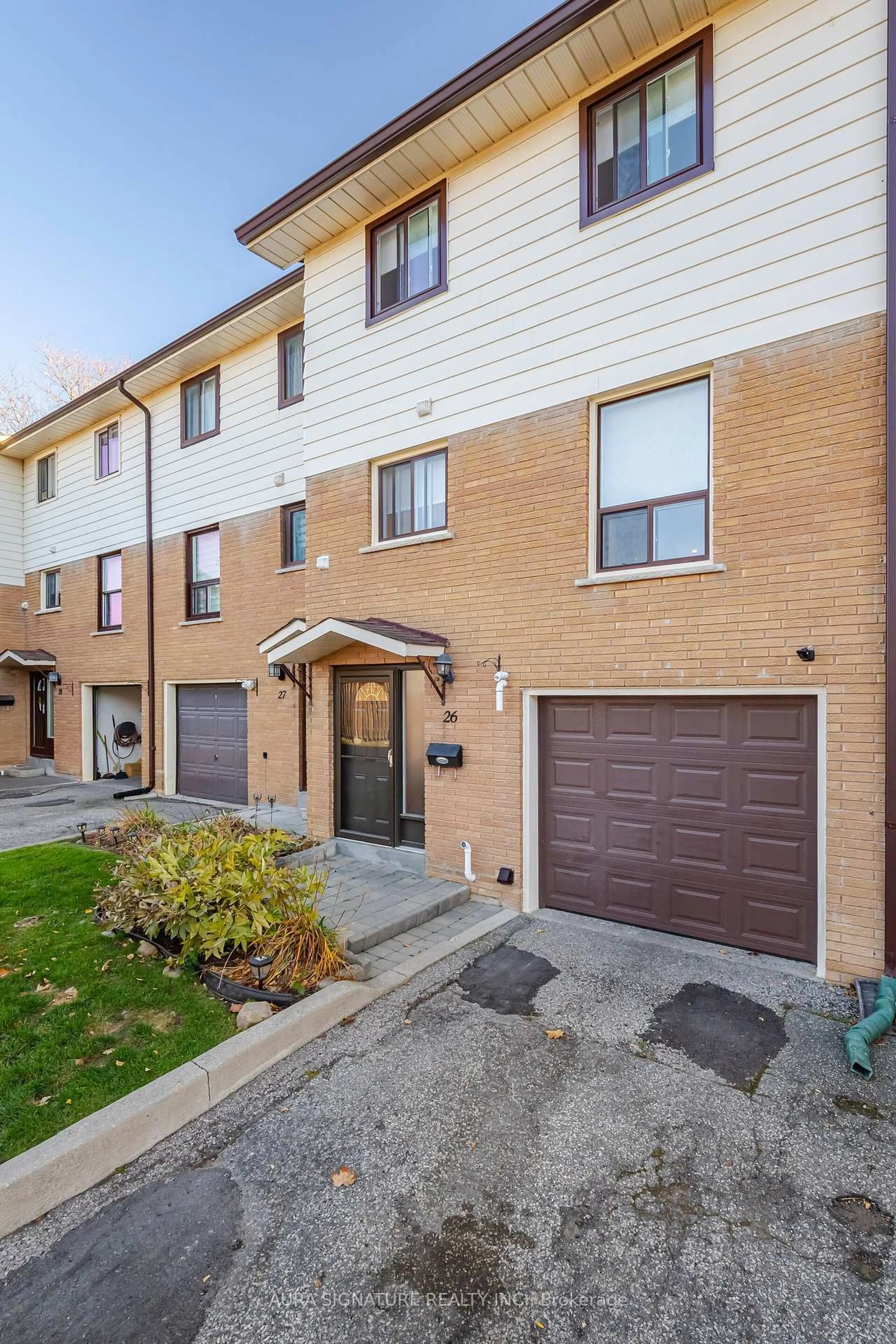 Home with brick exterior material, street for 88 Rainbow Dr #26, Vaughan Ontario L4L 2K5