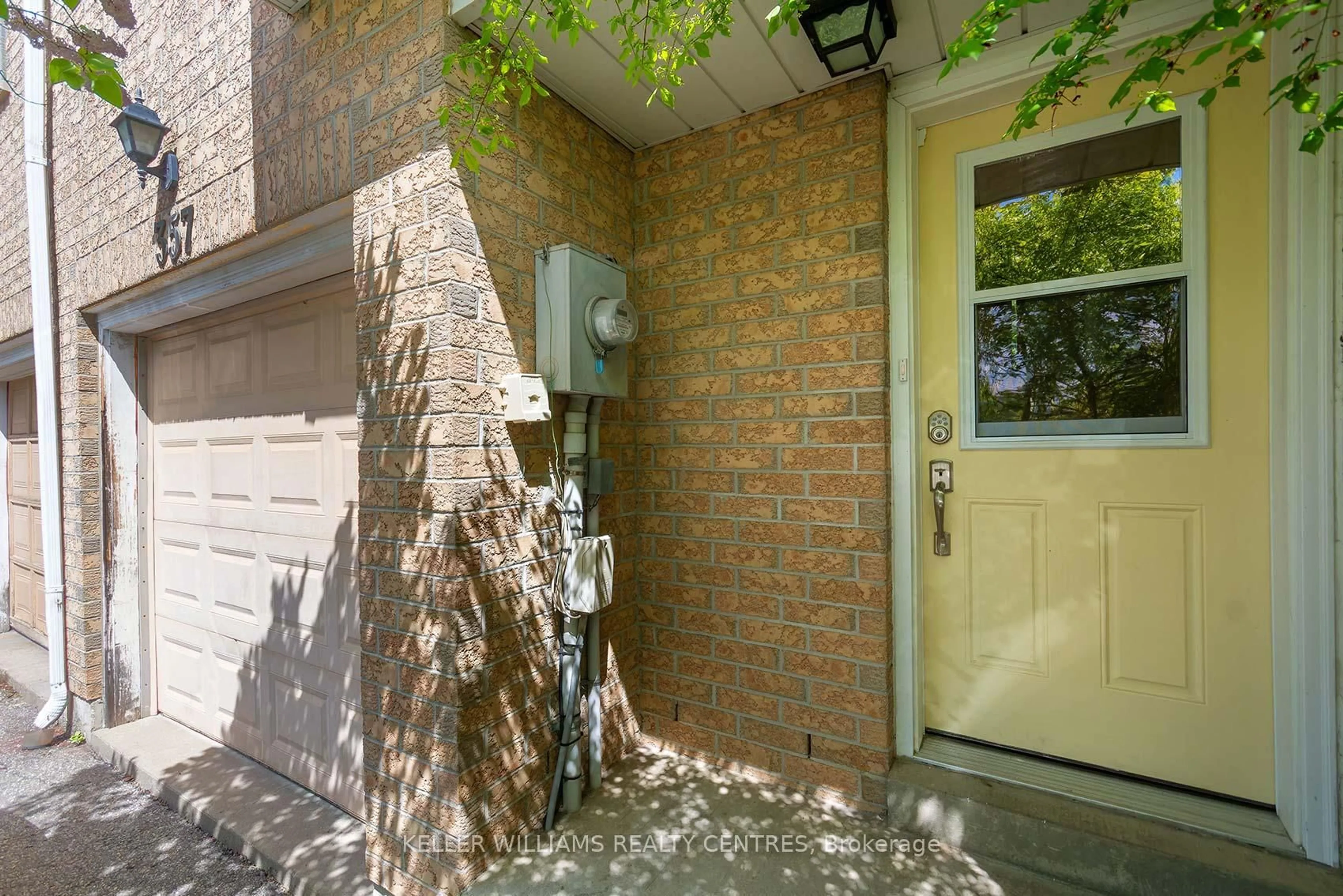 Unknown for 357 Riddell Crt #4, Newmarket Ontario L3Y 8M8
