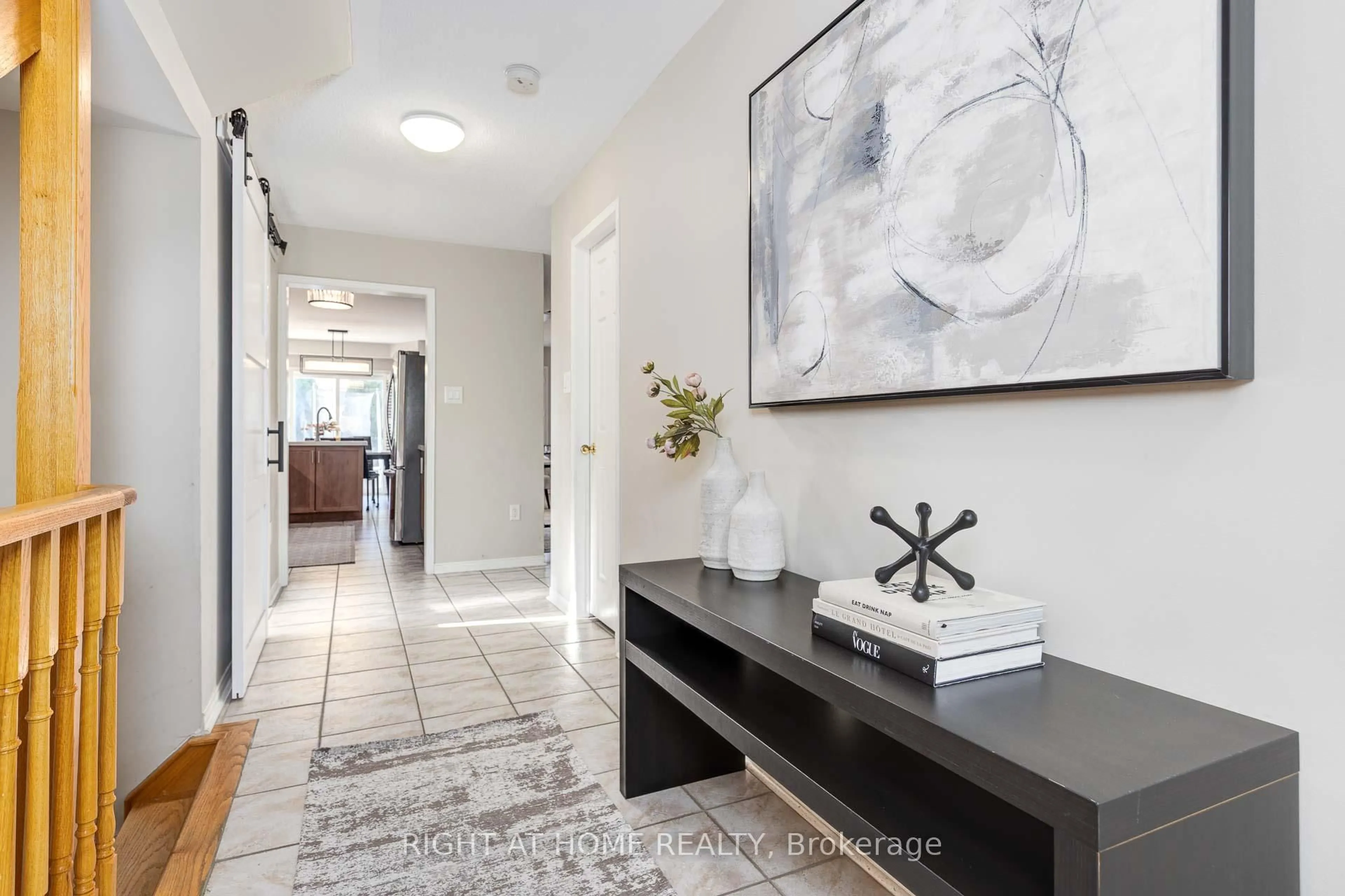 Indoor entryway for 53 Cassia Cres, Vaughan Ontario L6A 3N3