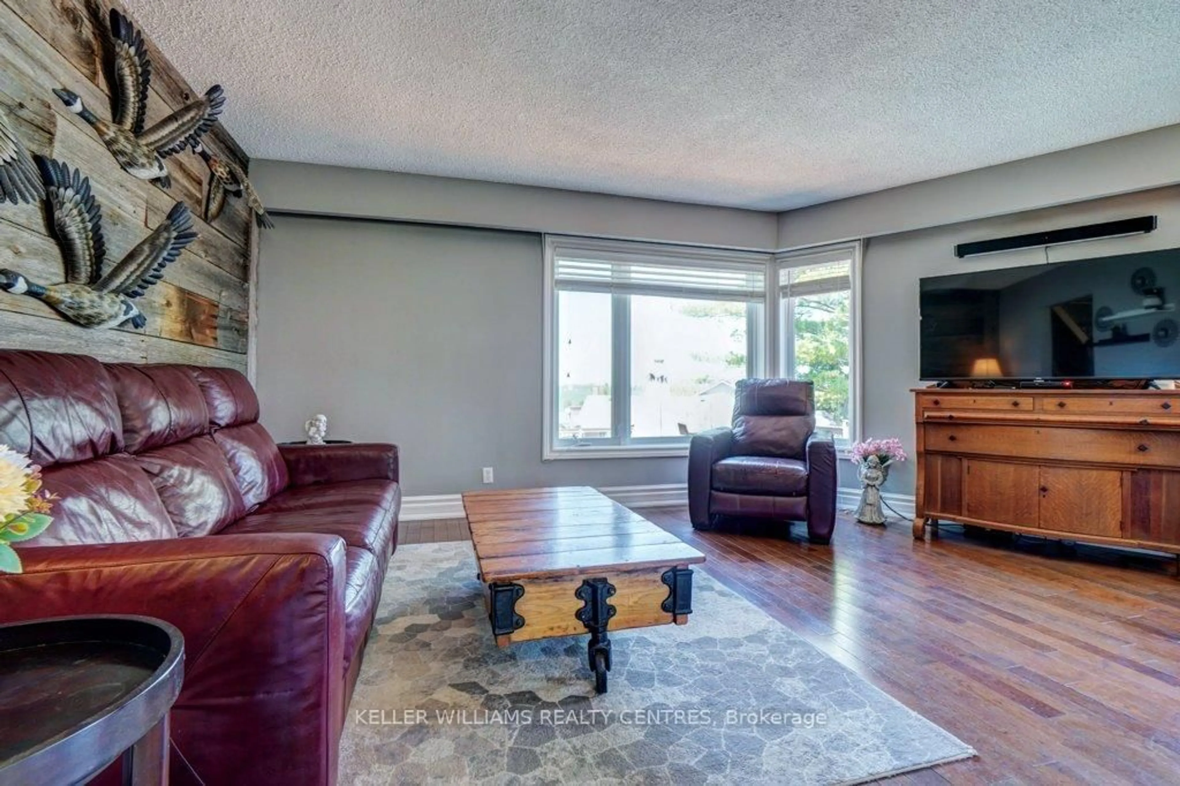Living room with furniture, unknown for 34 Meadowlands Dr, Brock Ontario L0E 1E0