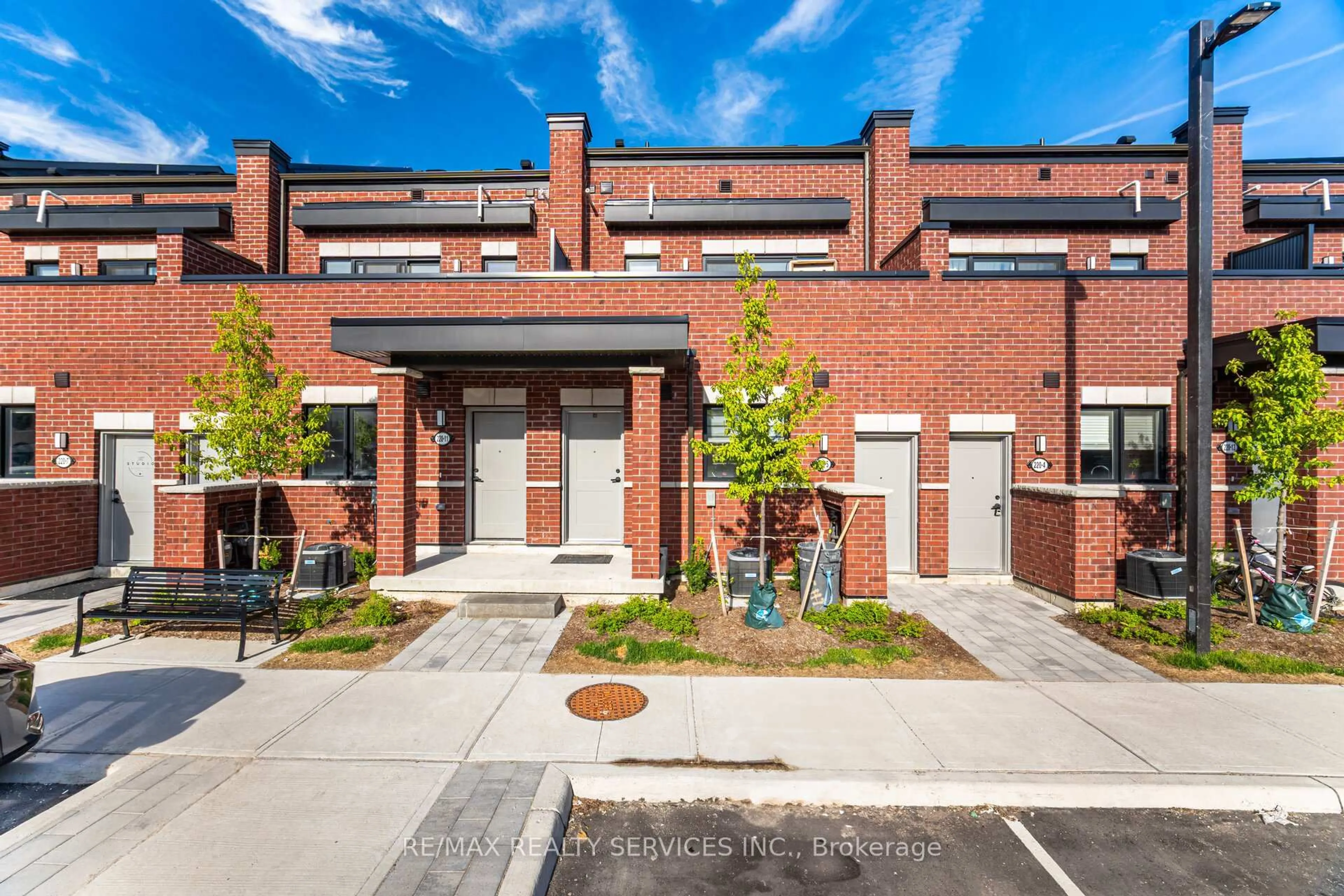 Home with brick exterior material, street for 220 Dissette St #12, Bradford West Gwillimbury Ontario L3Z 4M2