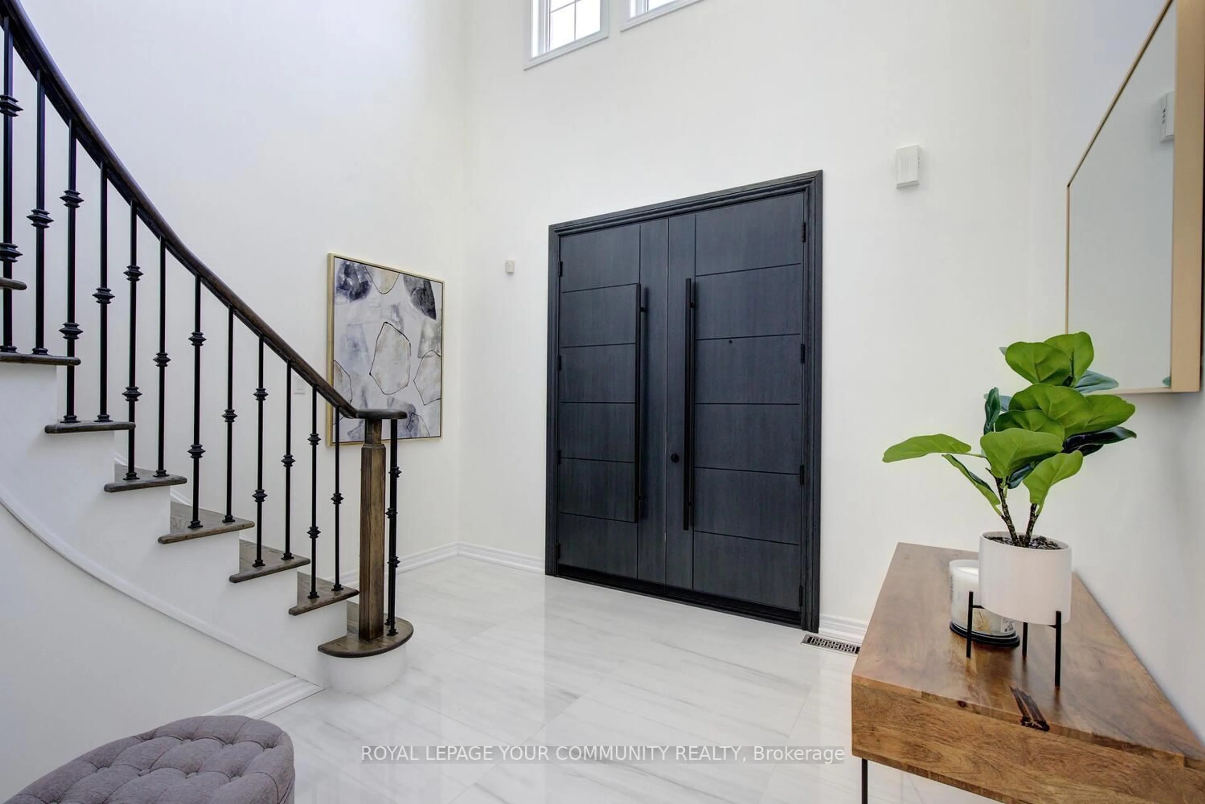 Indoor entryway for 127 Golden Forest Rd, Vaughan Ontario L6A 0S6