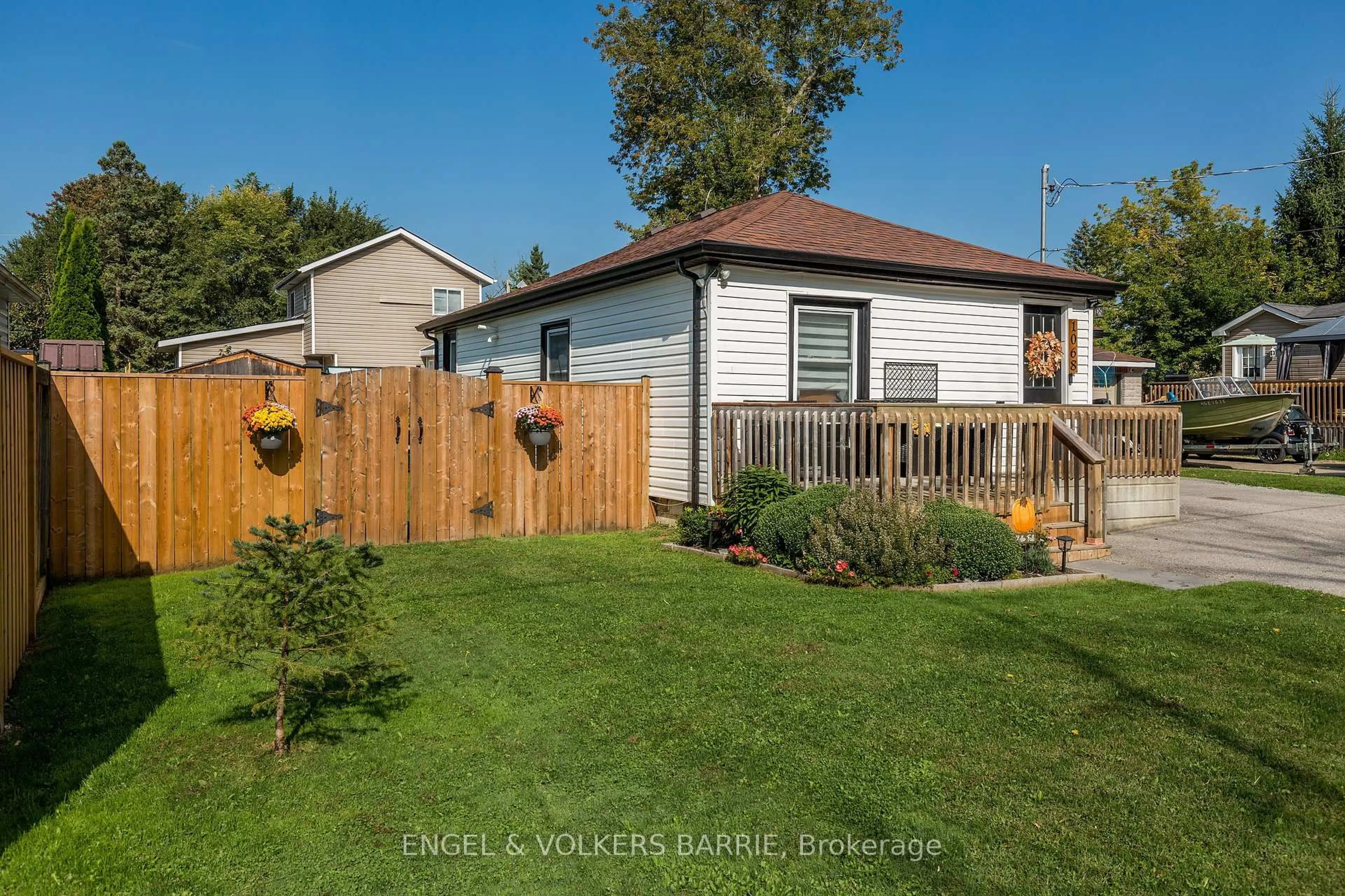 Unknown for 1068 Emily St, Innisfil Ontario L0L 1C0