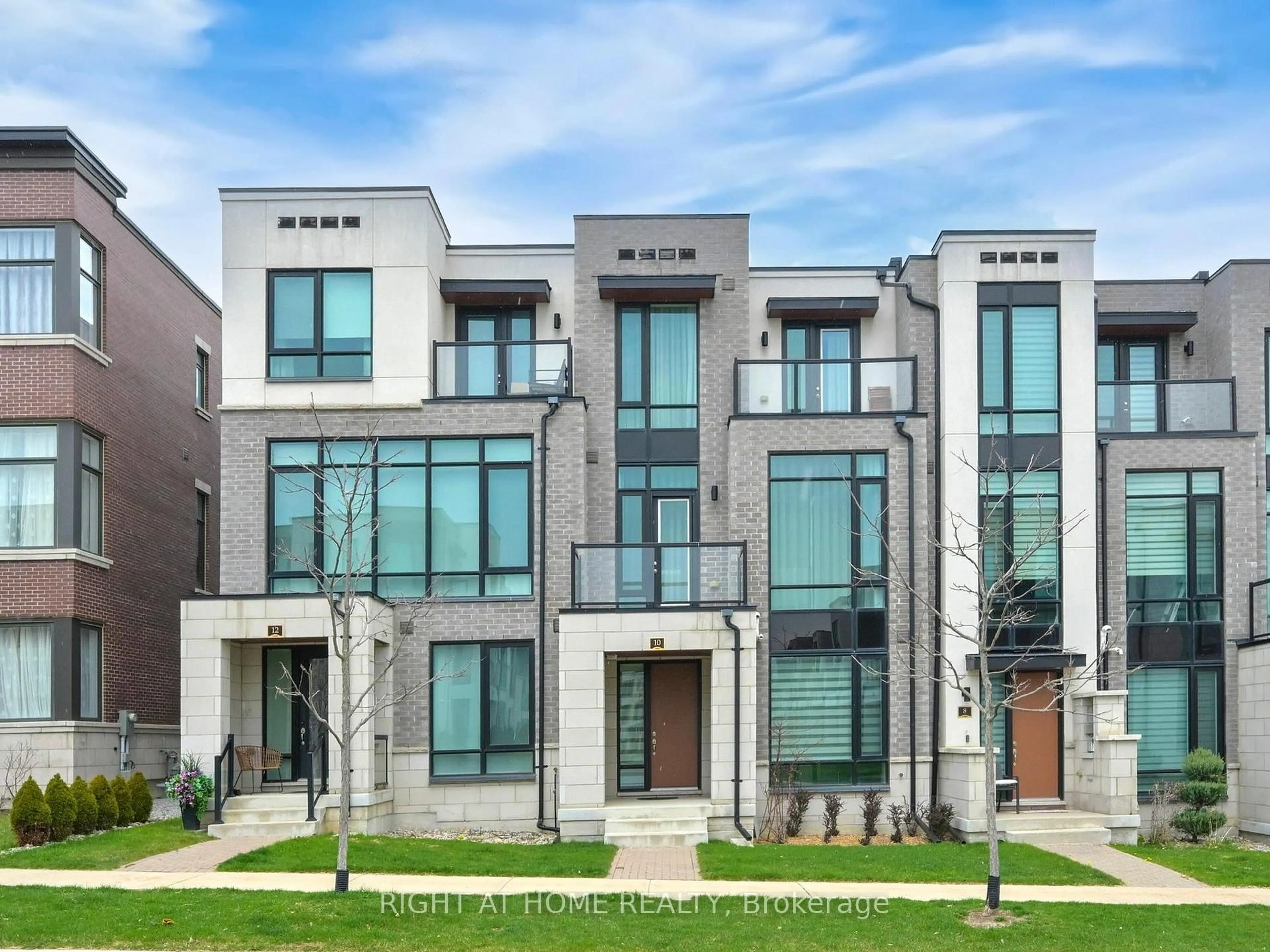 Home with brick exterior material, street for 10 Carrville Woods Circ, Vaughan Ontario L6A 4Z6