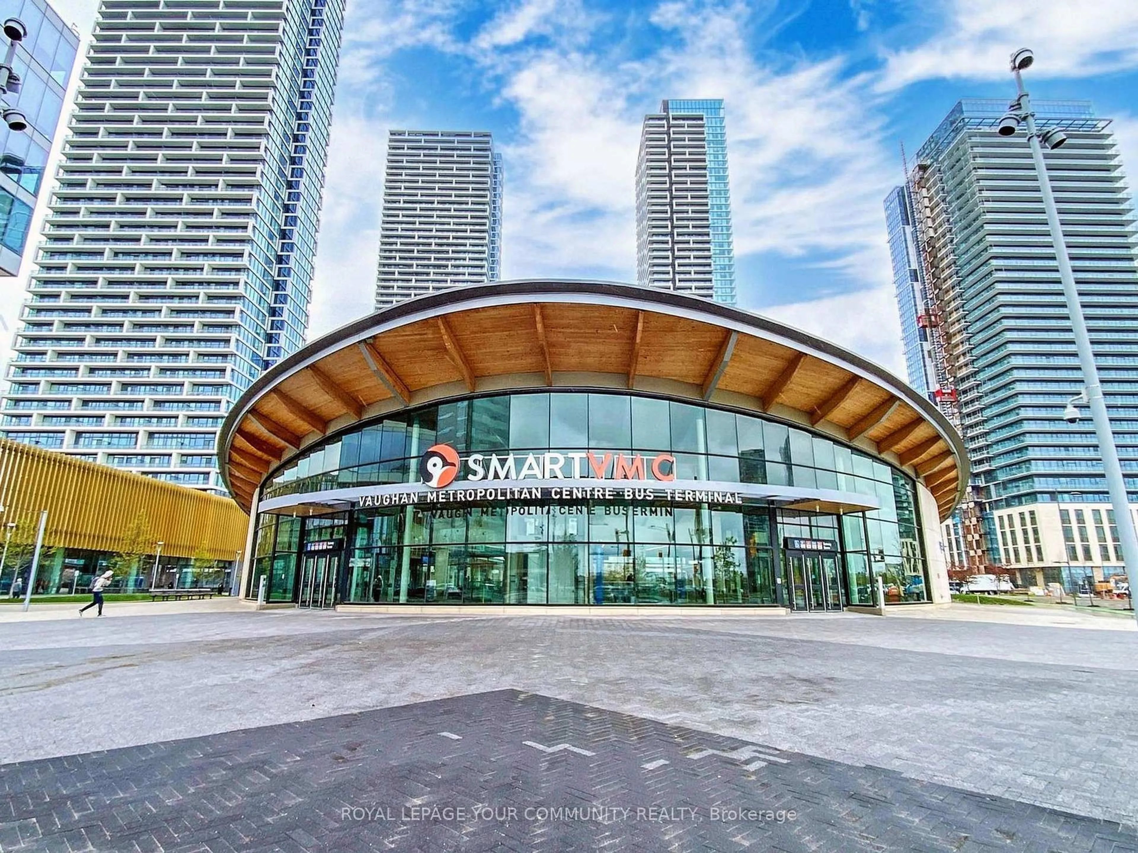 Indoor foyer for 2908 Highway 7 N/A #3306, Vaughan Ontario L4K 0K5
