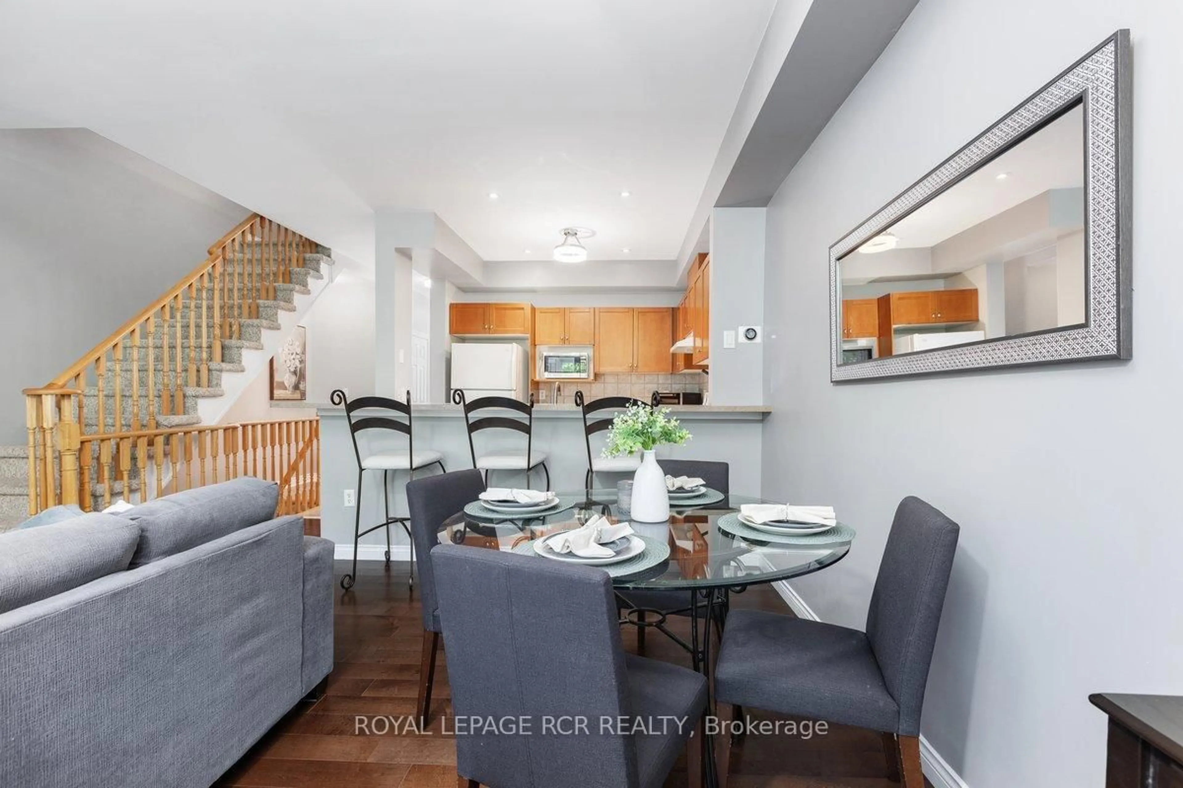 Dining room, unknown for 1047 On Bogart Circ, Newmarket Ontario L3Y 8T4