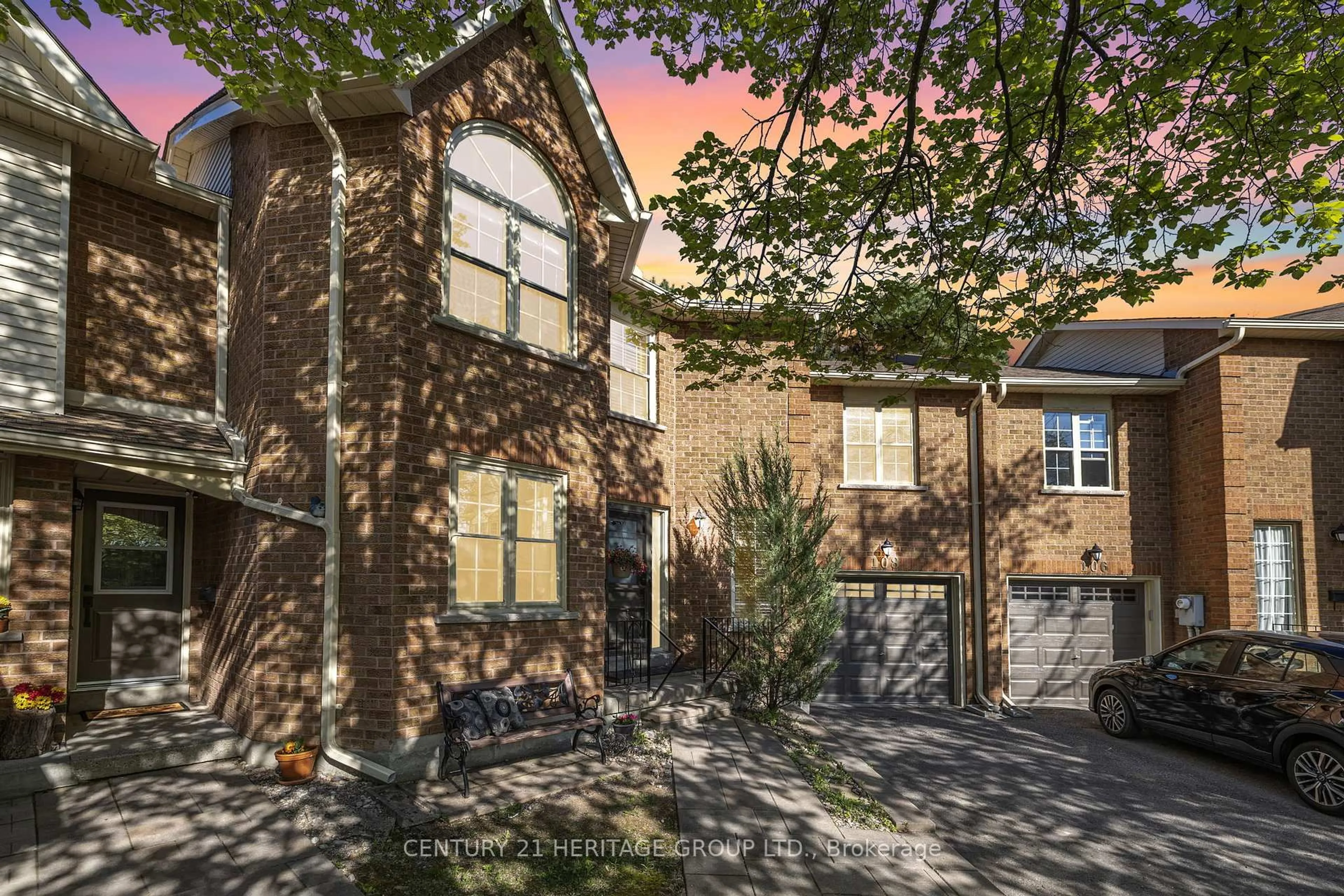 Home with brick exterior material, street for 108 Ashley Pl #44, Aurora Ontario L4G 6H5