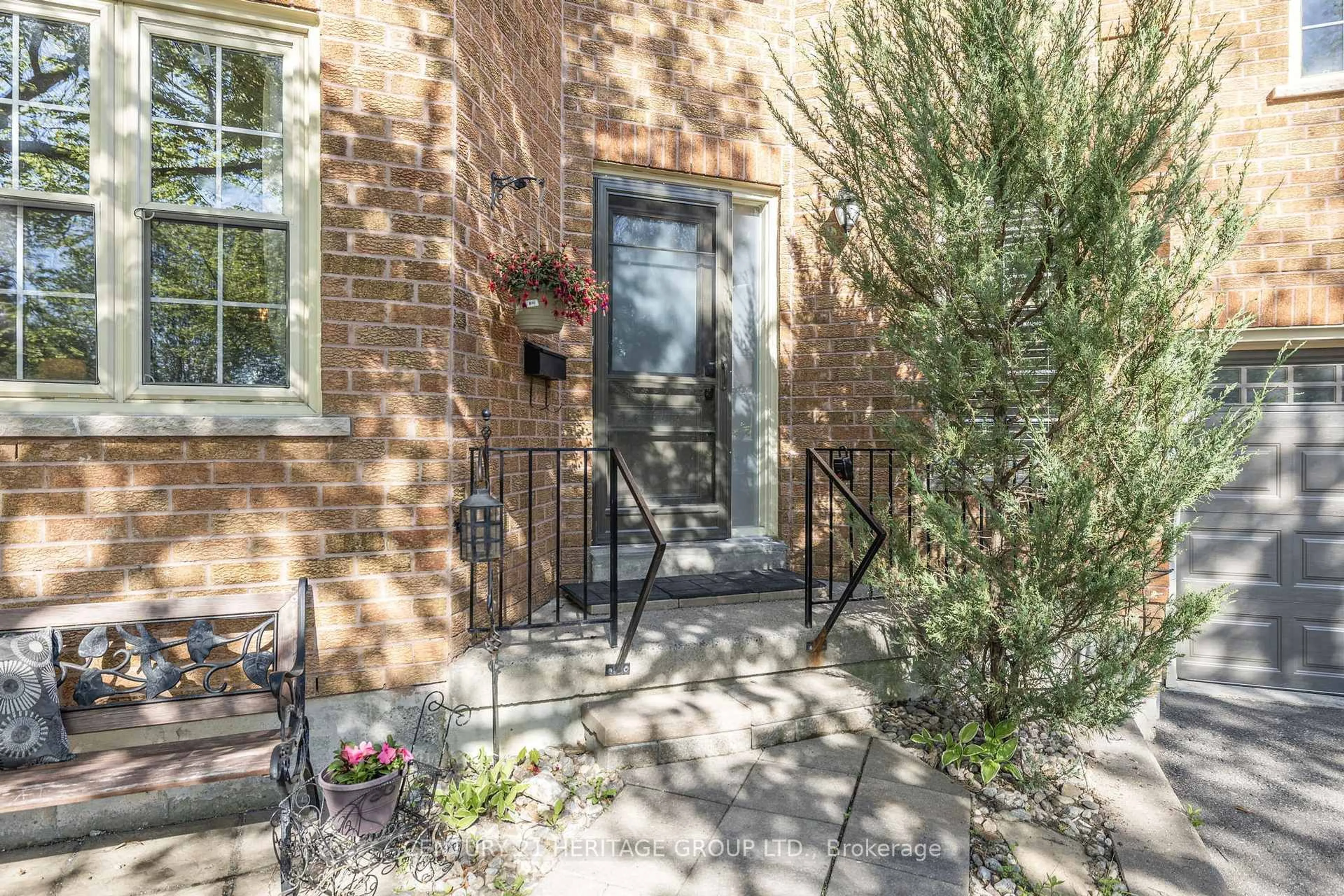 Unknown for 108 Ashley Pl #44, Aurora Ontario L4G 6H5