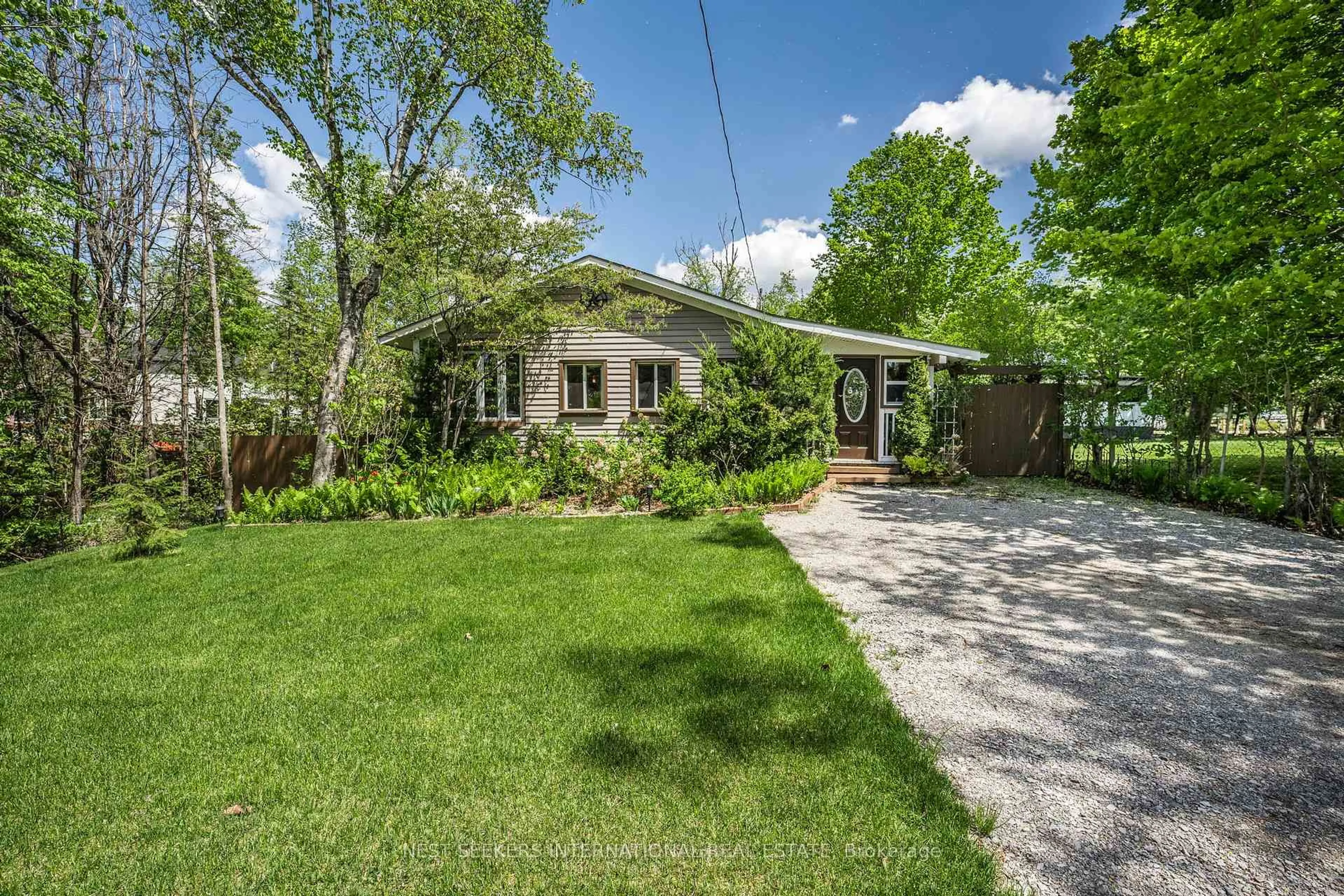 A pic from outside/outdoor area/front of a property/back of a property/a pic from drone, street for 1783 Saint Johns Rd, Innisfil Ontario L9S 1S9