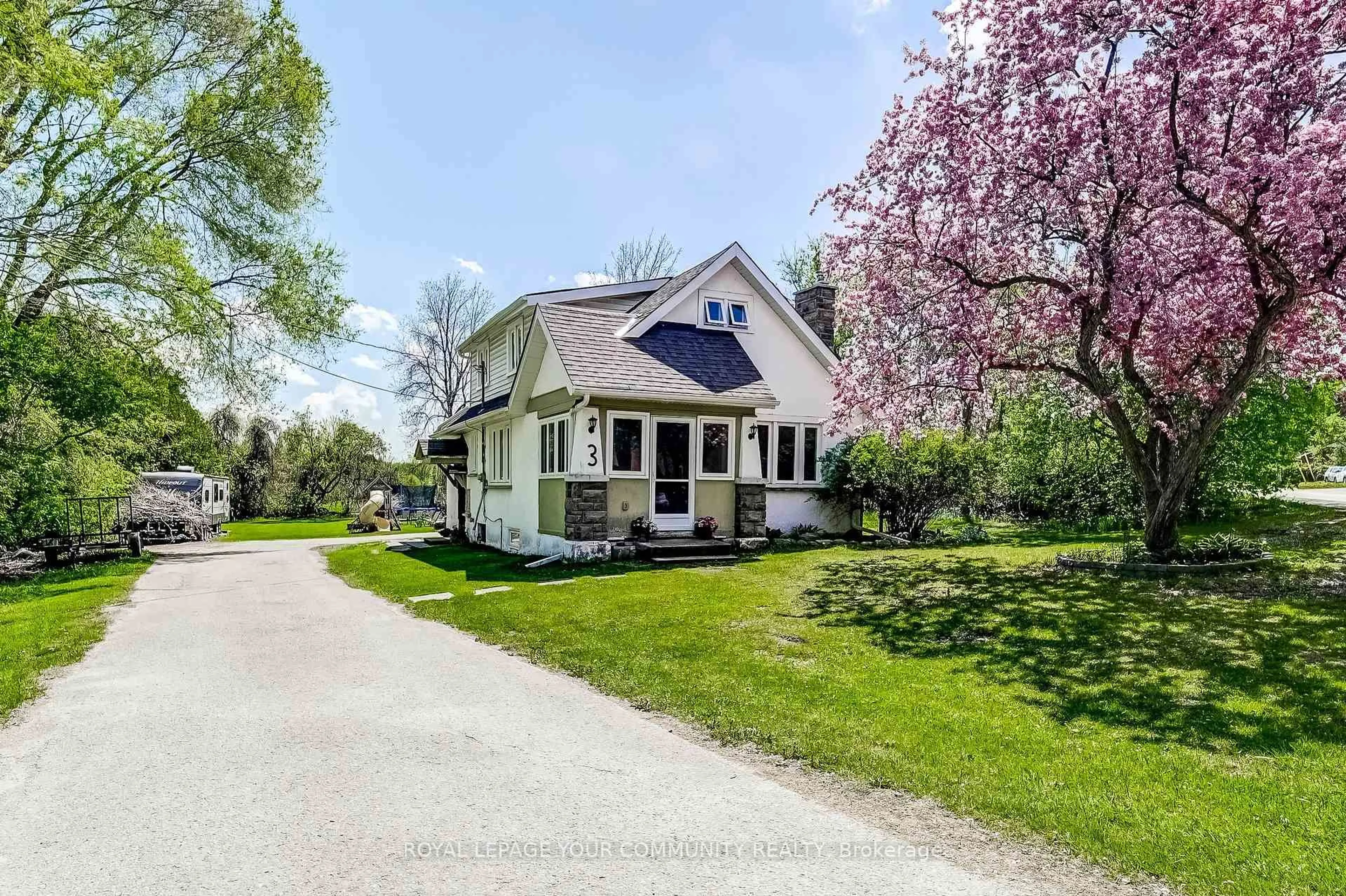 Unknown for 3 Catering Rd, Georgina Ontario L0E 1R0