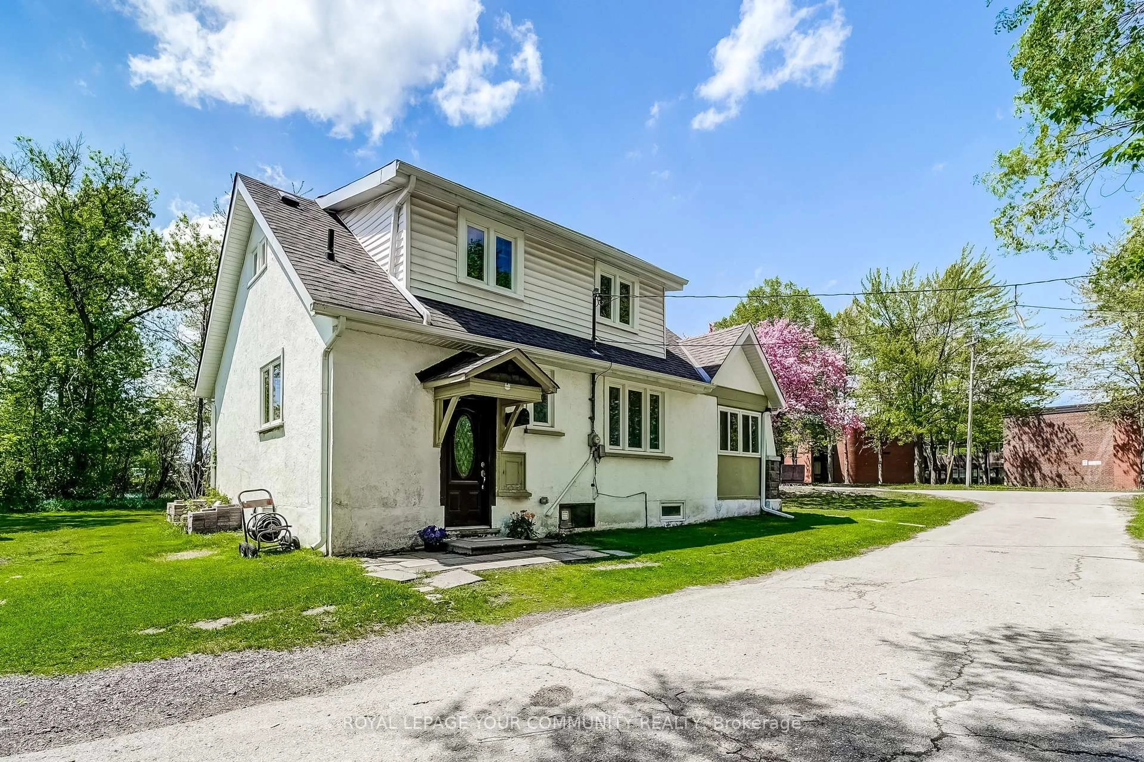 Home with brick exterior material, street for 3 Catering Rd, Georgina Ontario L0E 1R0