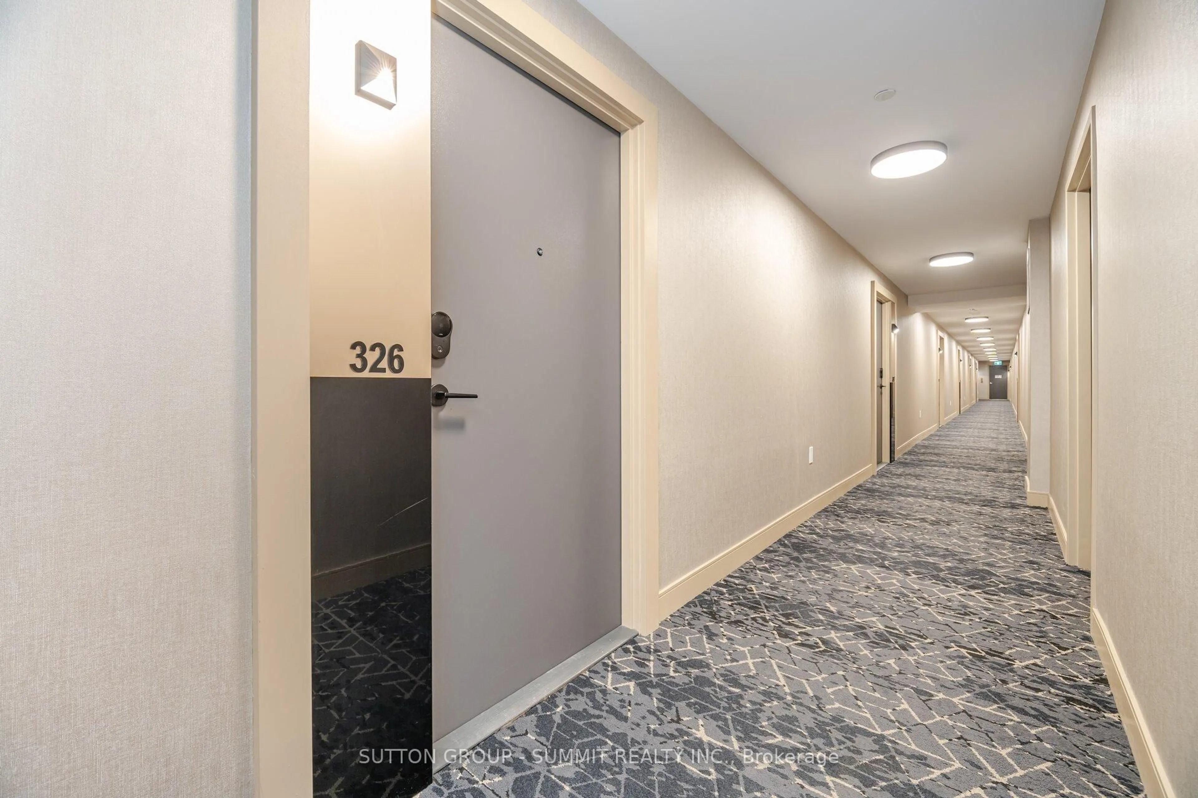 Indoor foyer for 11750 Ninth Line #326, Whitchurch-Stouffville Ontario L4A 5G1