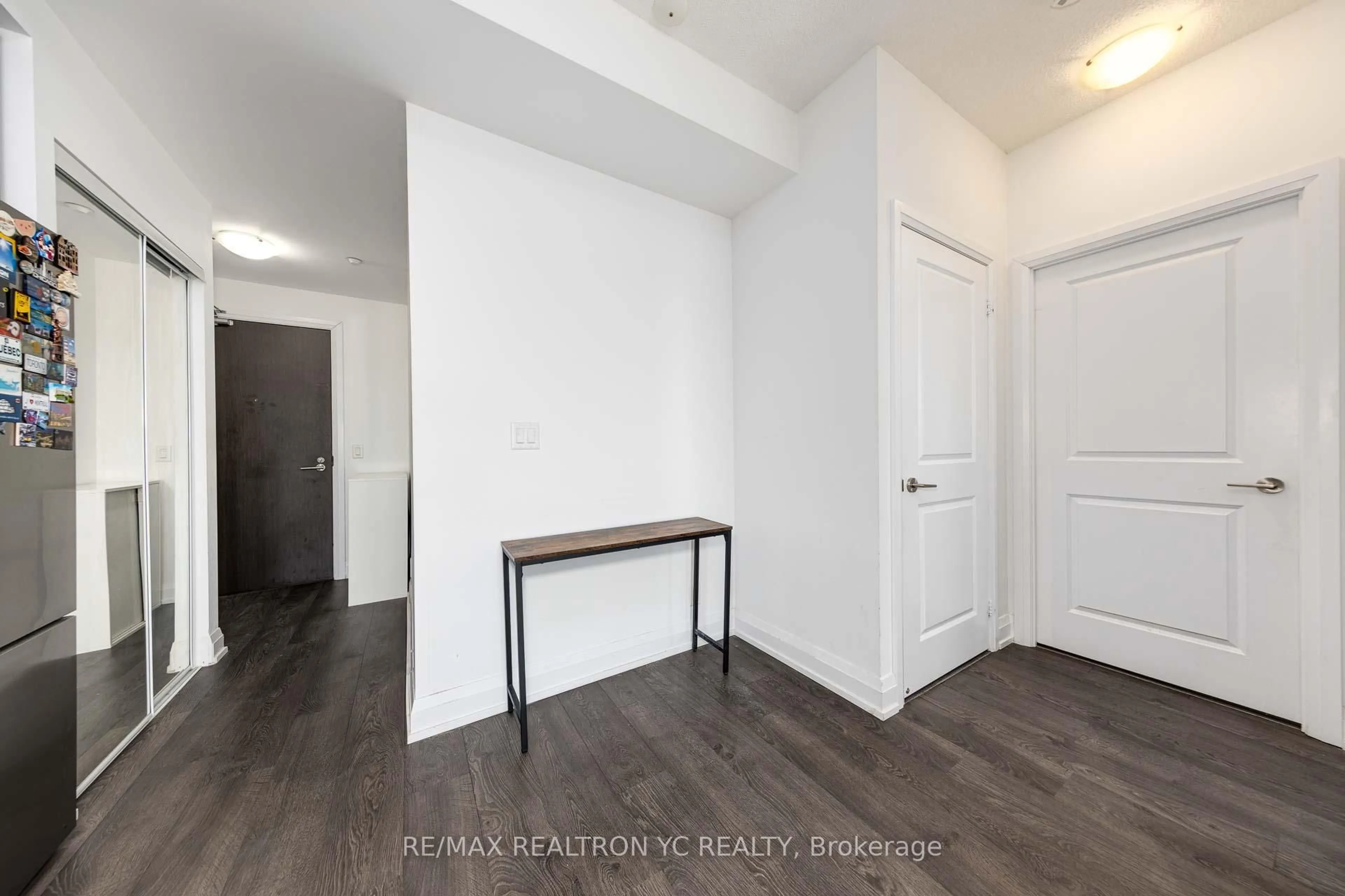 Indoor entryway for 7900 Bathurst St #528, Vaughan Ontario L4J 0J9
