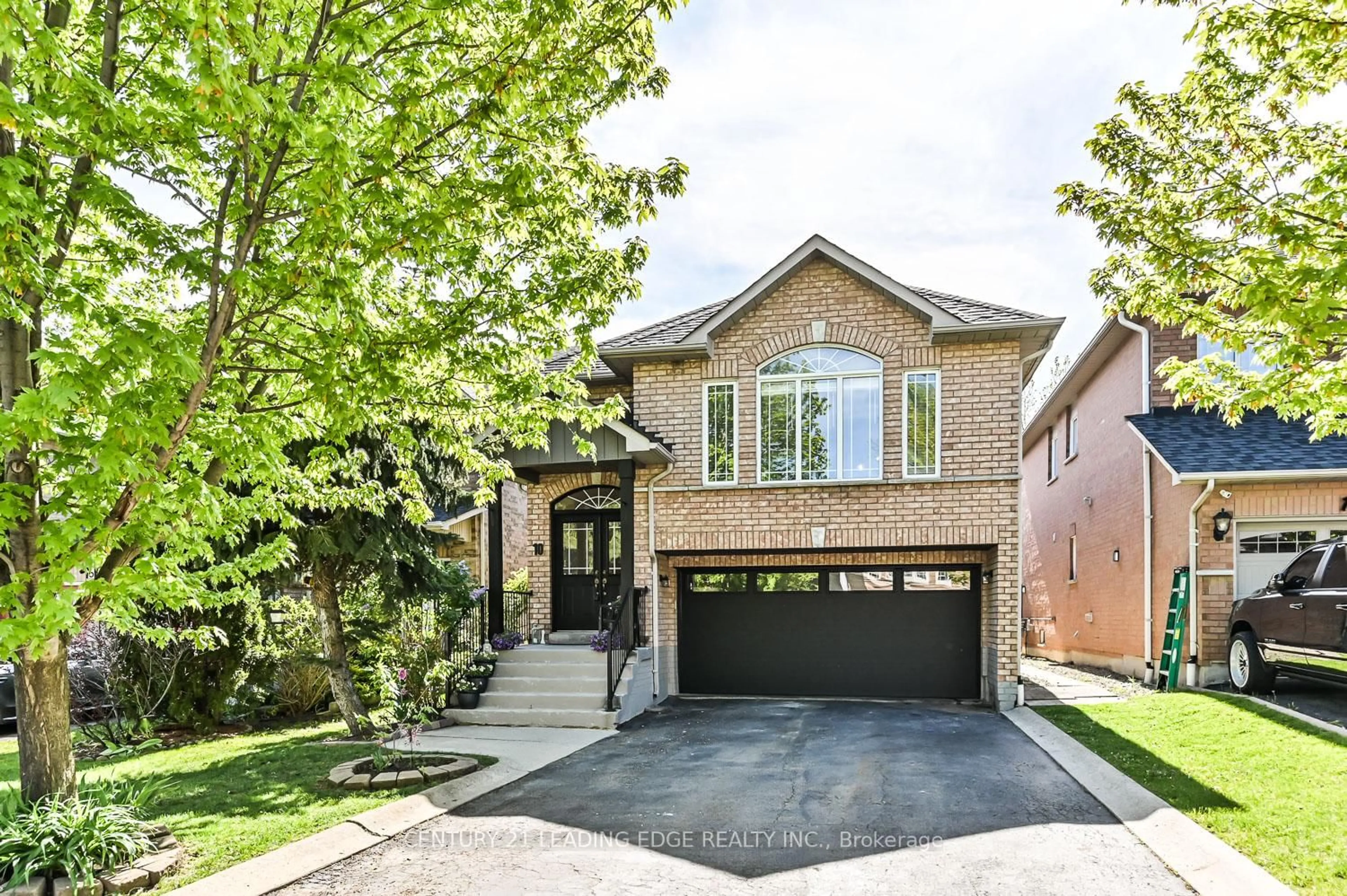 Home with brick exterior material, street for 10 Lamont Crt, Vaughan Ontario L6A 3B6