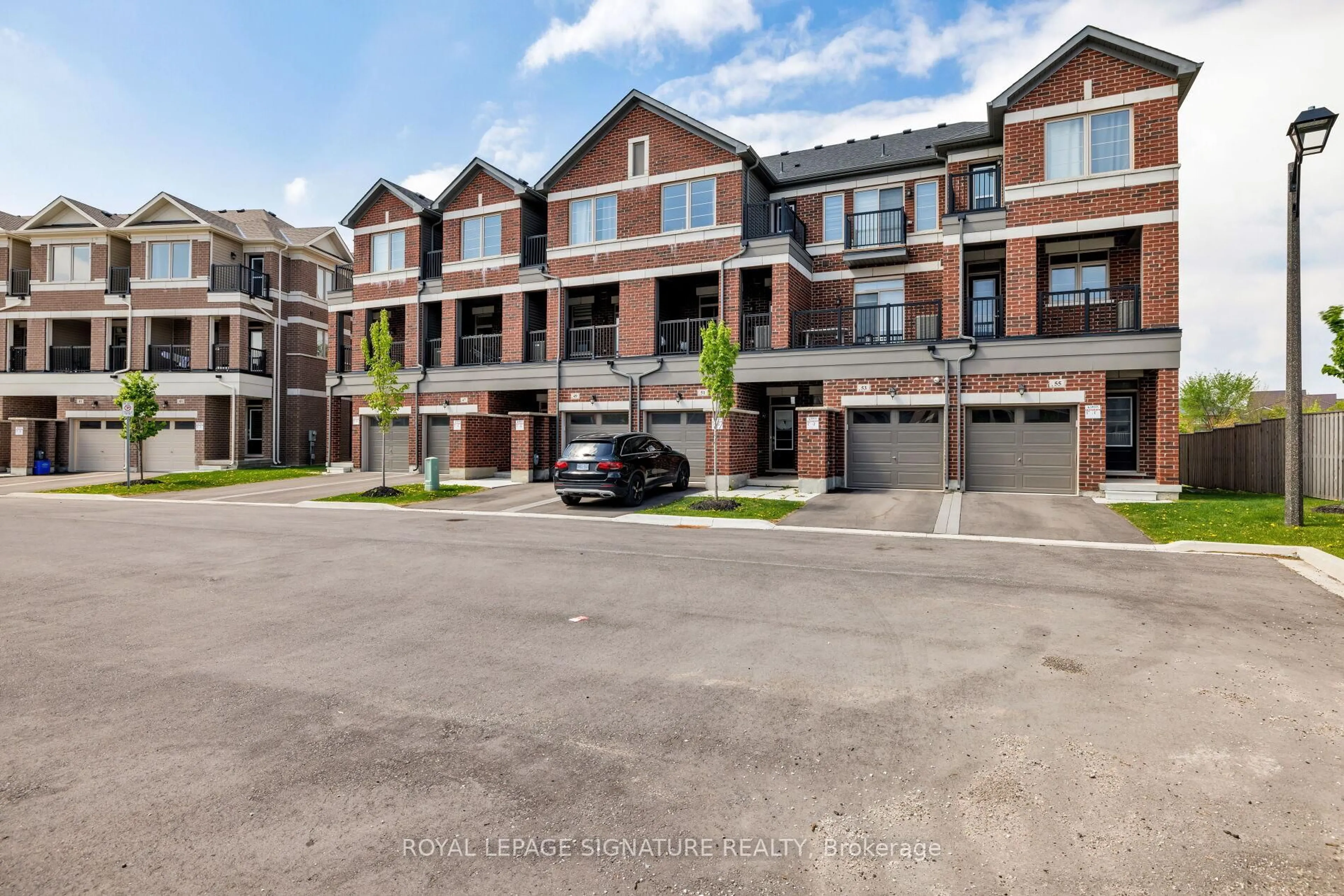 A pic from outside/outdoor area/front of a property/back of a property/a pic from drone, street for 47 Saigen Lane, Markham Ontario L6B 1R2