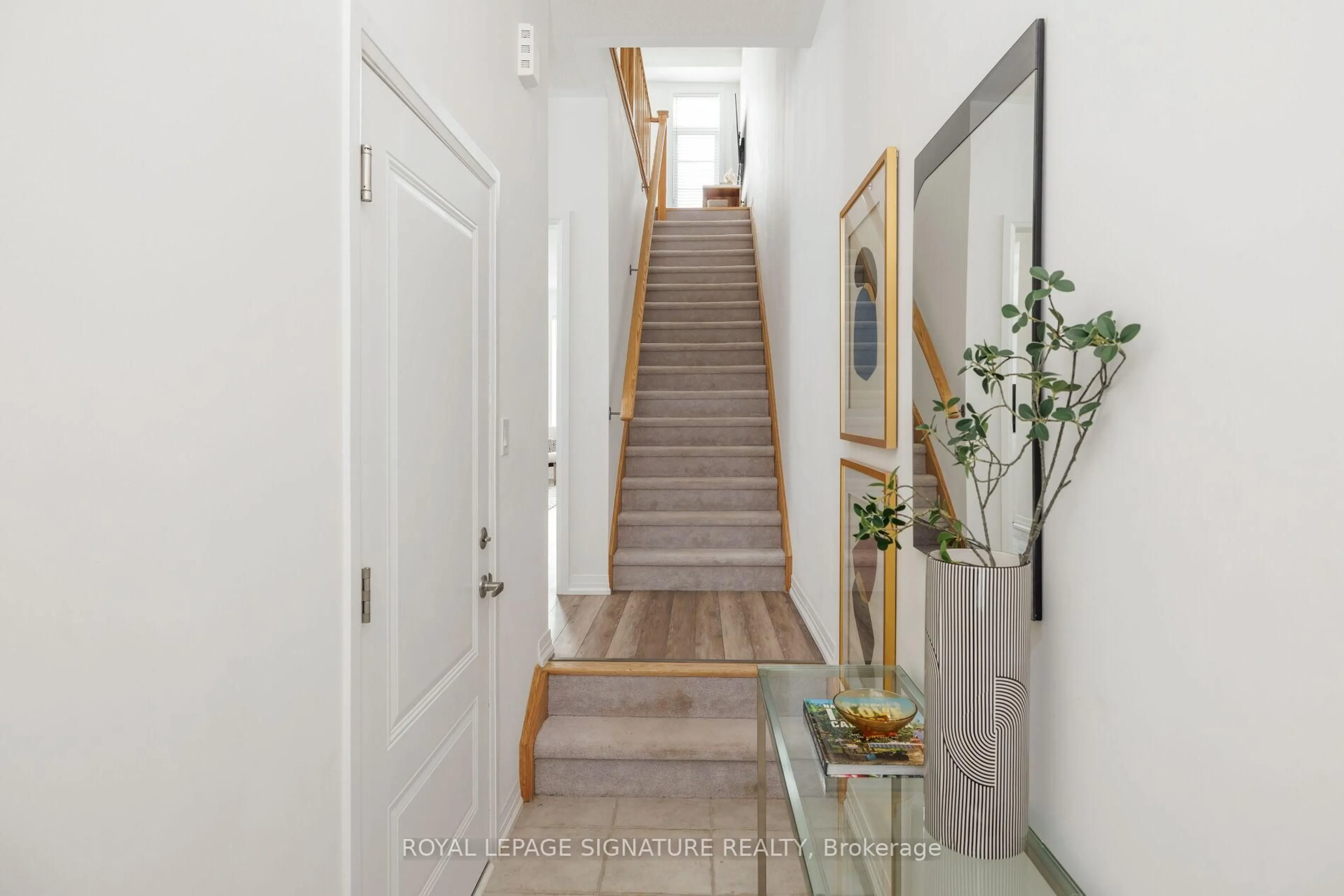 Indoor entryway for 47 Saigen Lane, Markham Ontario L6B 1R2