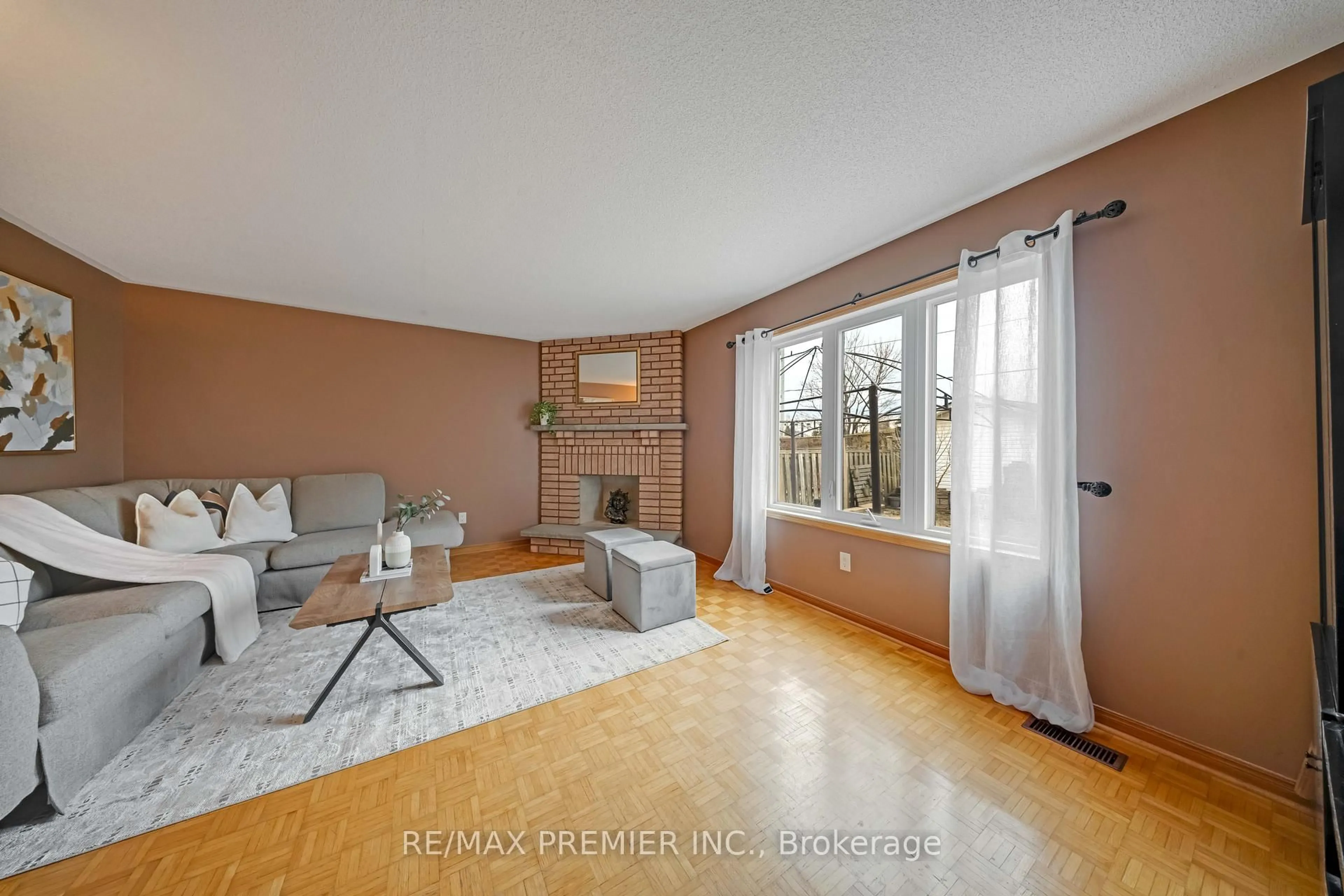 Living room with furniture, unknown for 173 Andy Cres, Vaughan Ontario L4H 1C7
