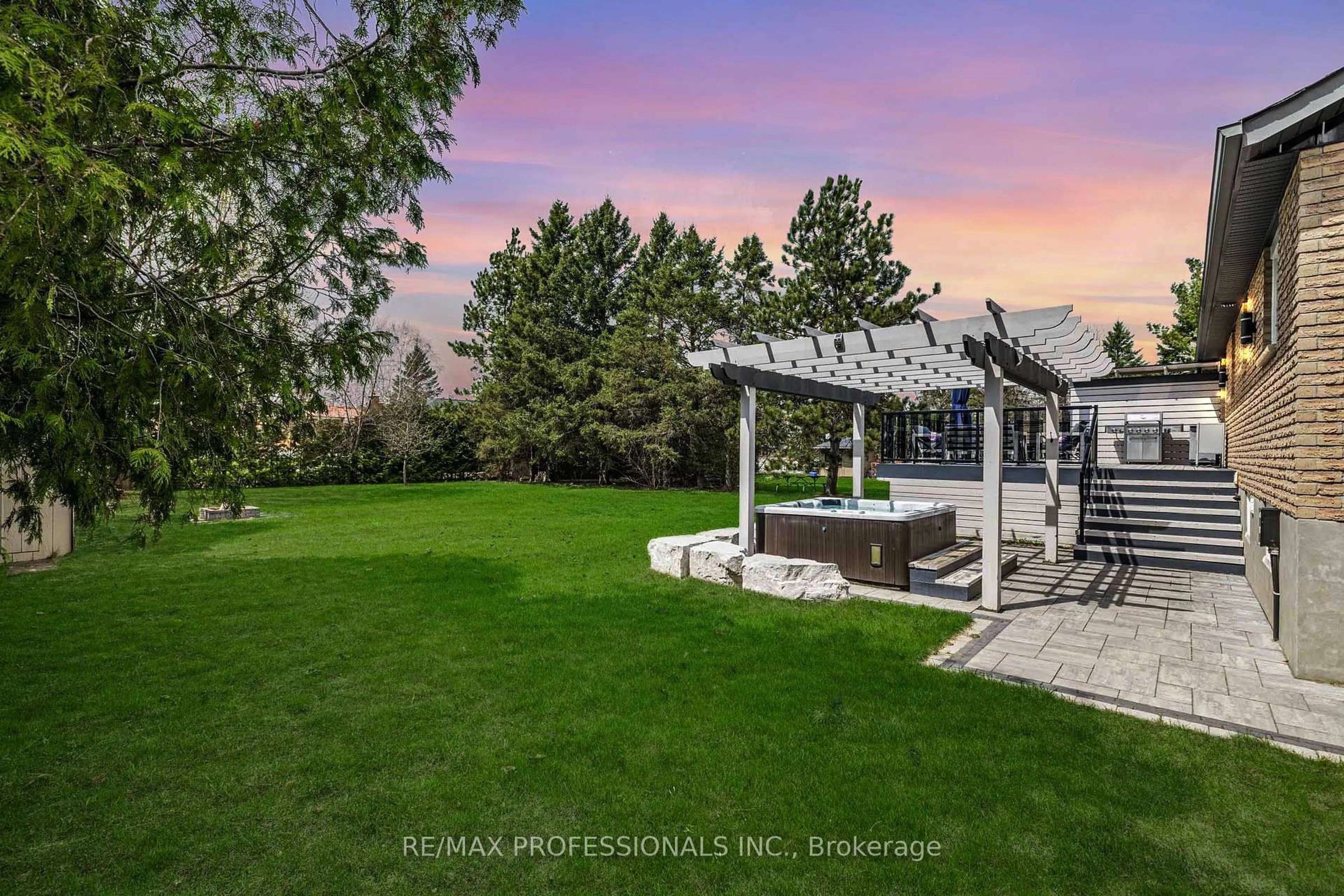 A pic from outside/outdoor area/front of a property/back of a property/a pic from drone, mountain view for 16 Wales Ave, Adjala-Tosorontio Ontario L0M 1J0