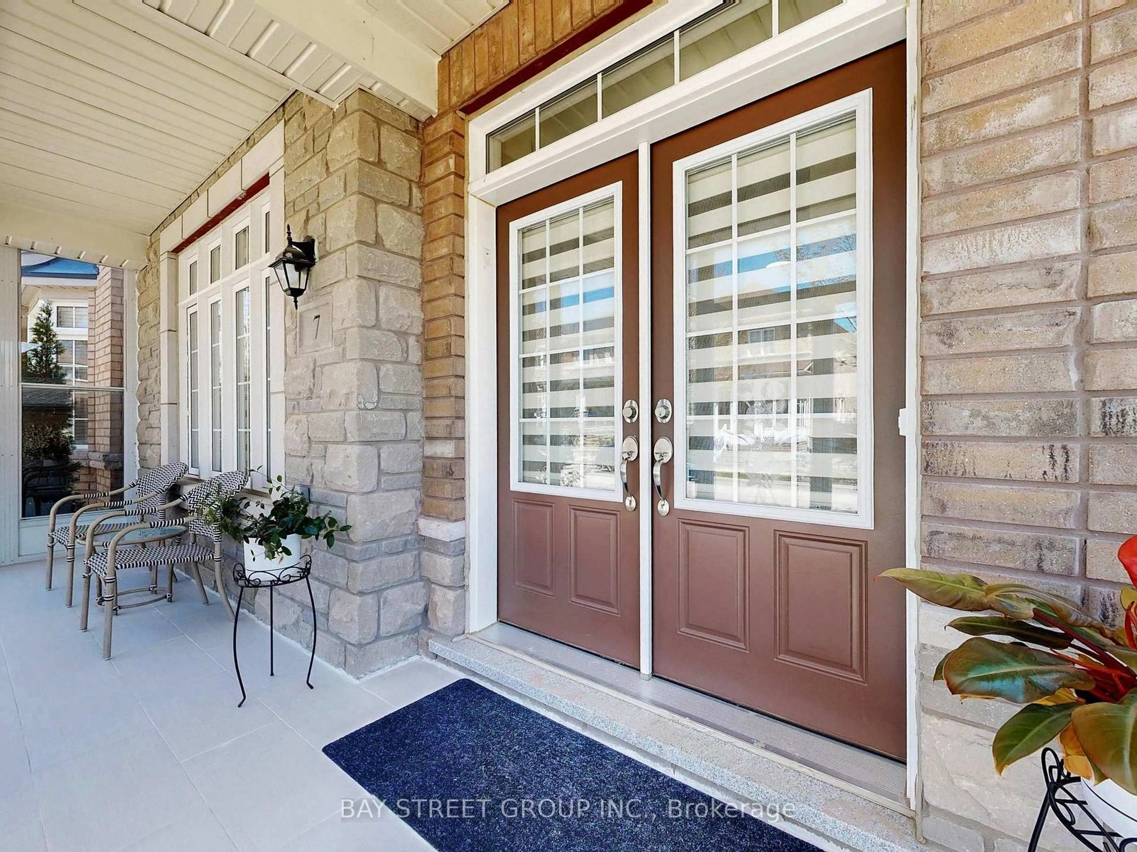 Indoor entryway for 7 Windyton Ave, Markham Ontario L6B 0X3