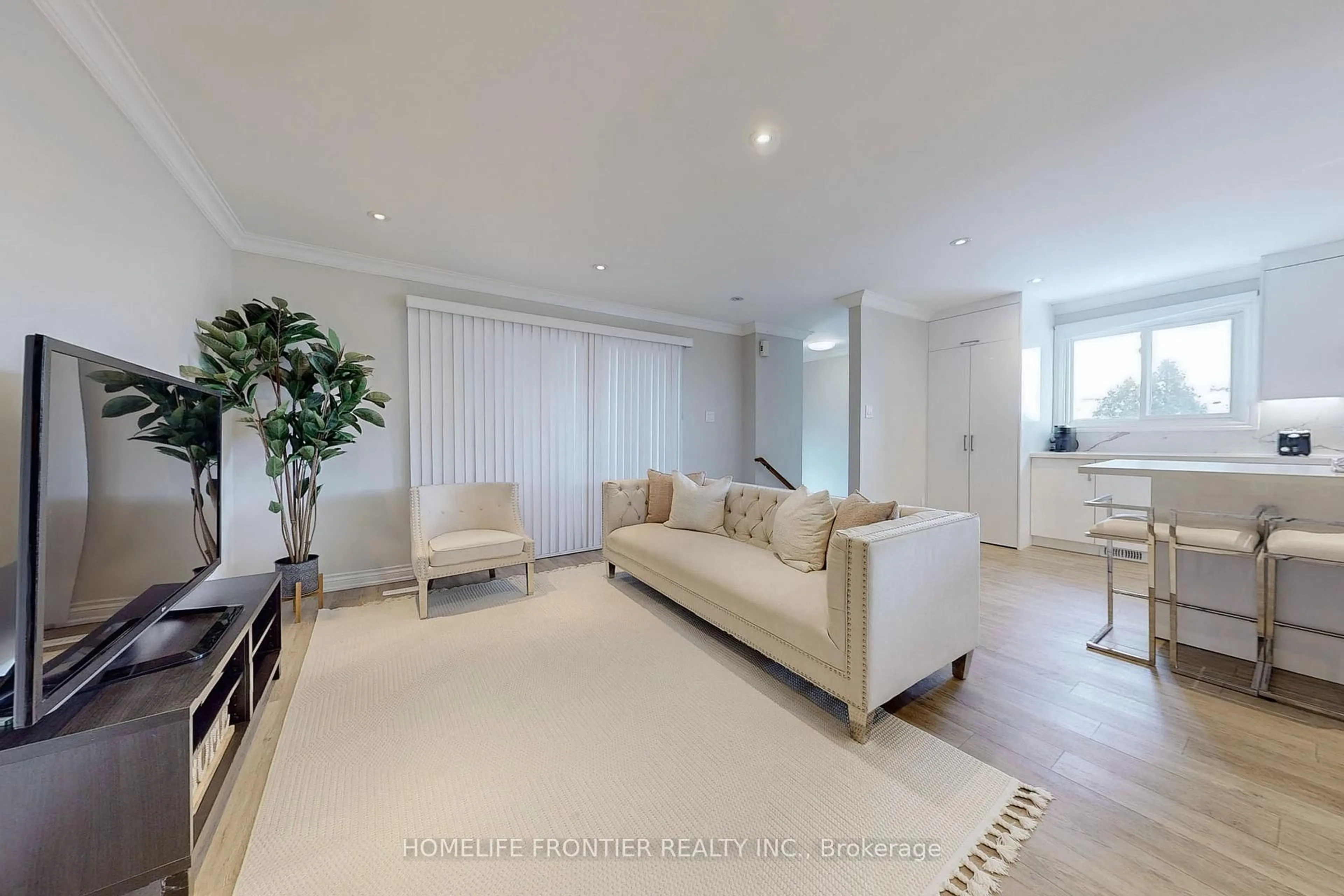 Living room with furniture, unknown for 49 Spyglass Hill Rd, Vaughan Ontario L4K 2K6