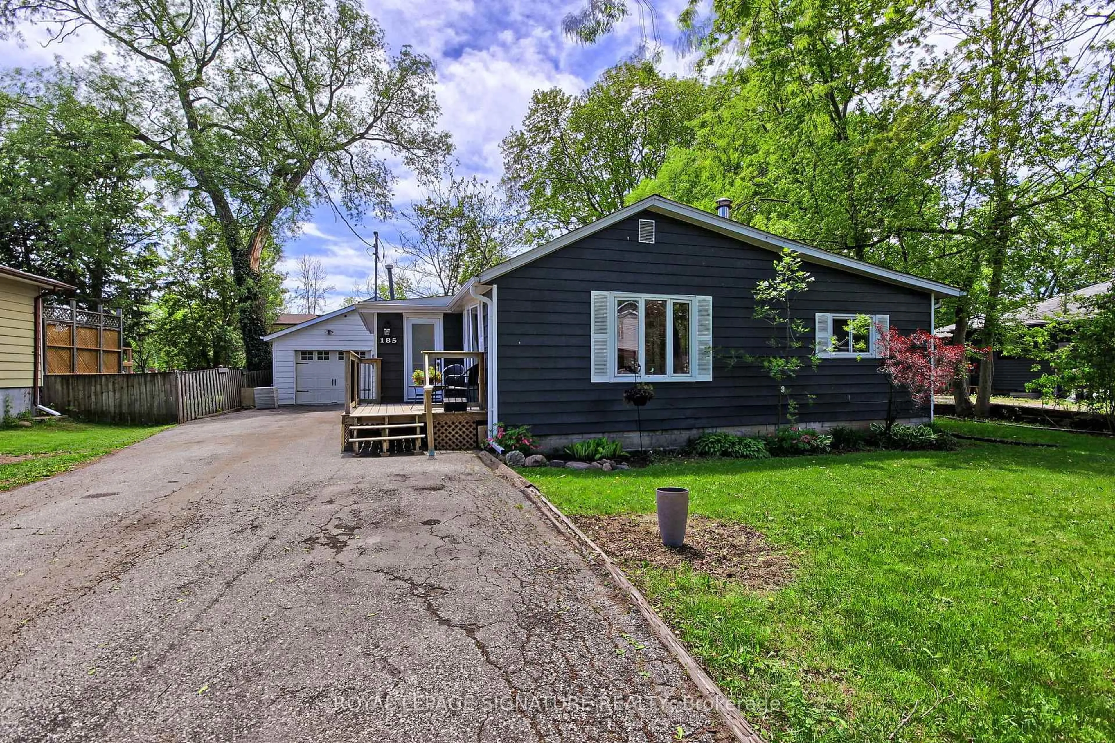 Unknown for 185 Woodland Ave, Georgina Ontario L4P 2M9