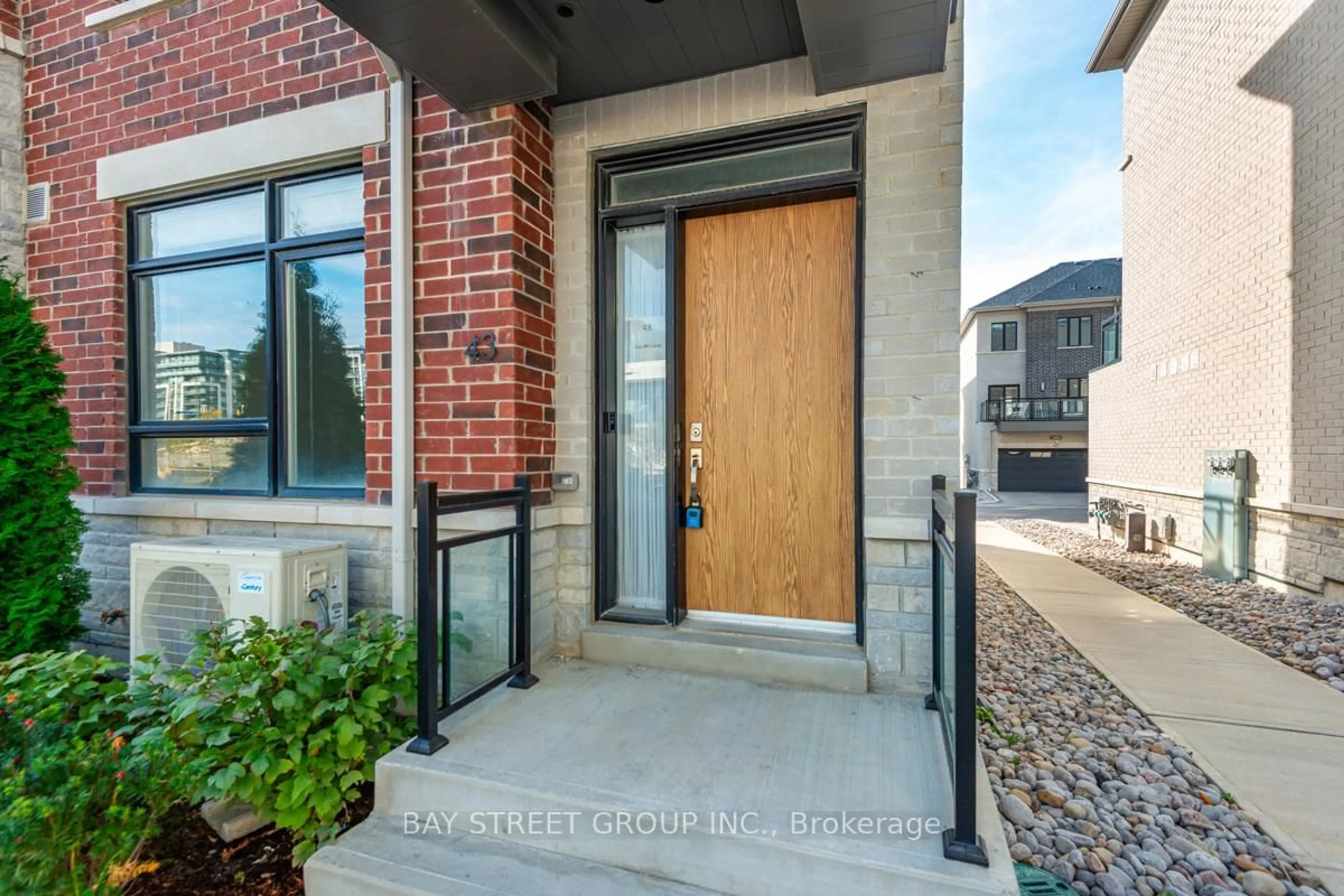 Indoor entryway for 43 Gandhi Lane, Markham Ontario L3T 0G4