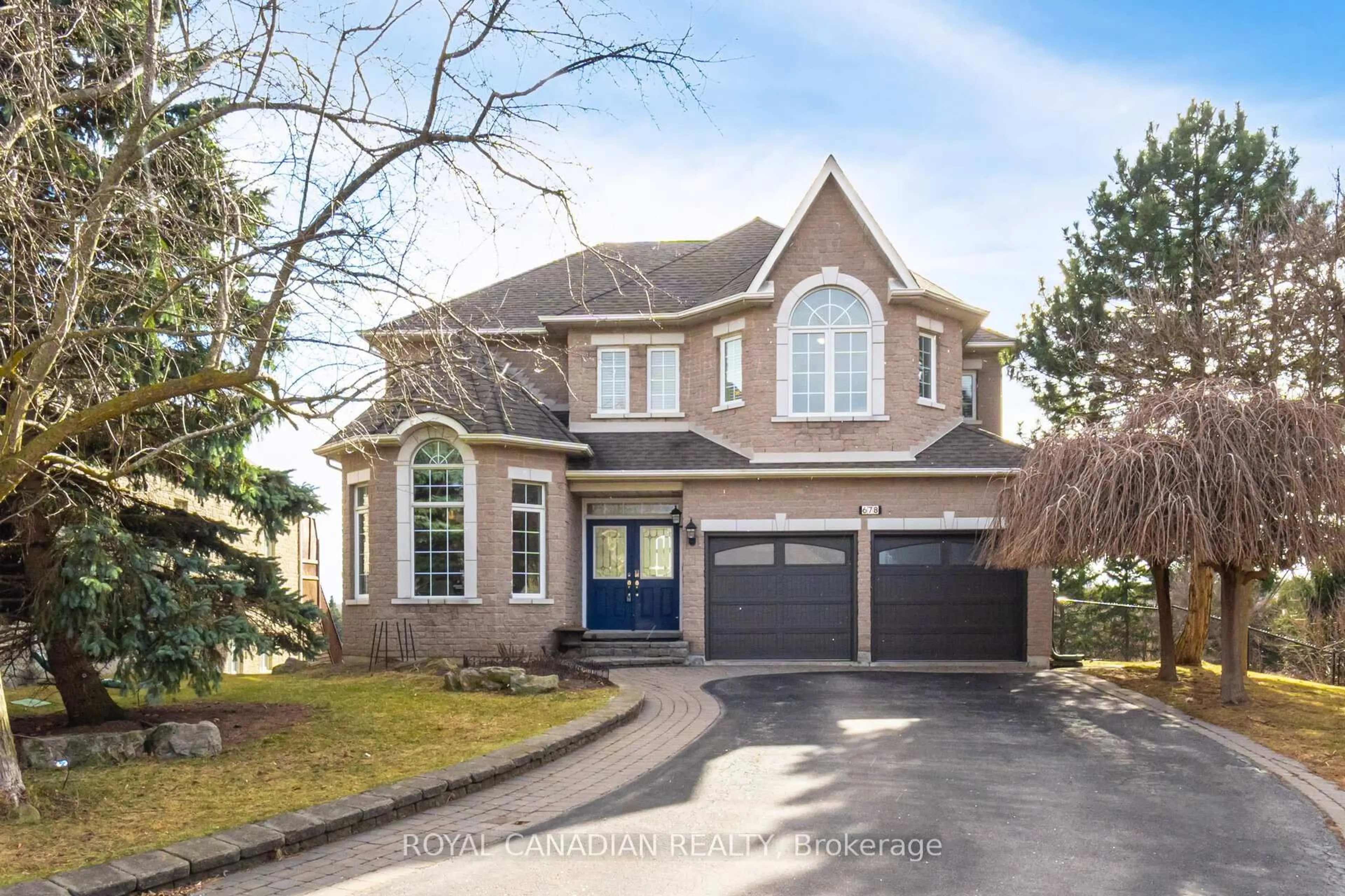Home with brick exterior material, street for 678 Madeline Hts, Newmarket Ontario L3X 2J7