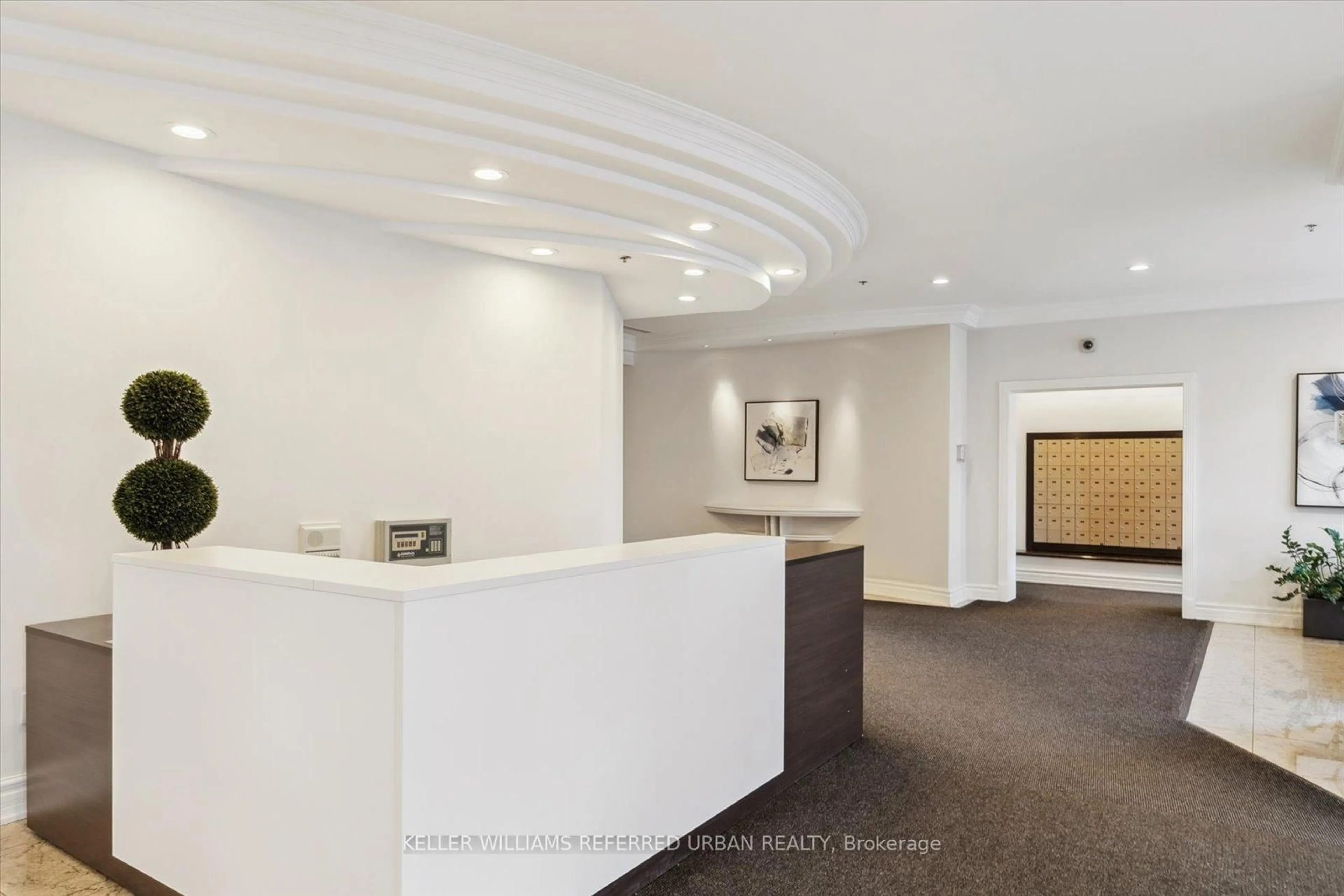 Indoor foyer for 3 Ellesmere St #605, Richmond Hill Ontario L4B 4N2