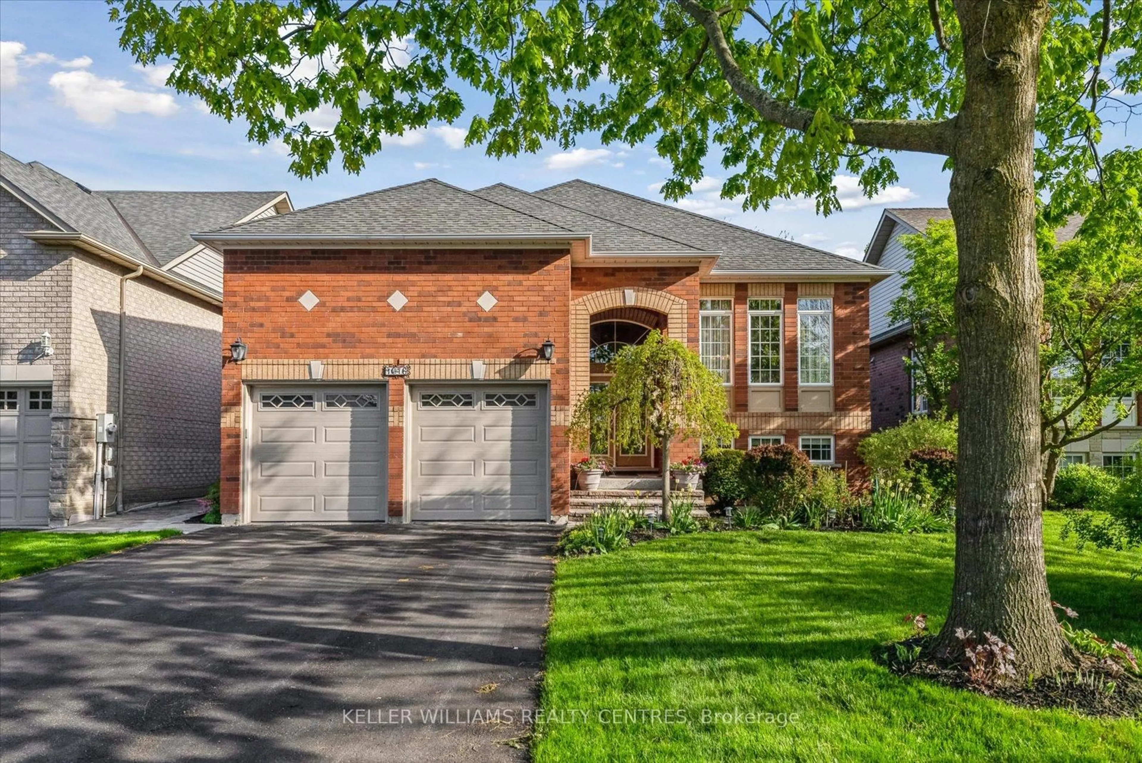 Home with brick exterior material, street for 1076 Broughton Lane, Newmarket Ontario L3X 2L6
