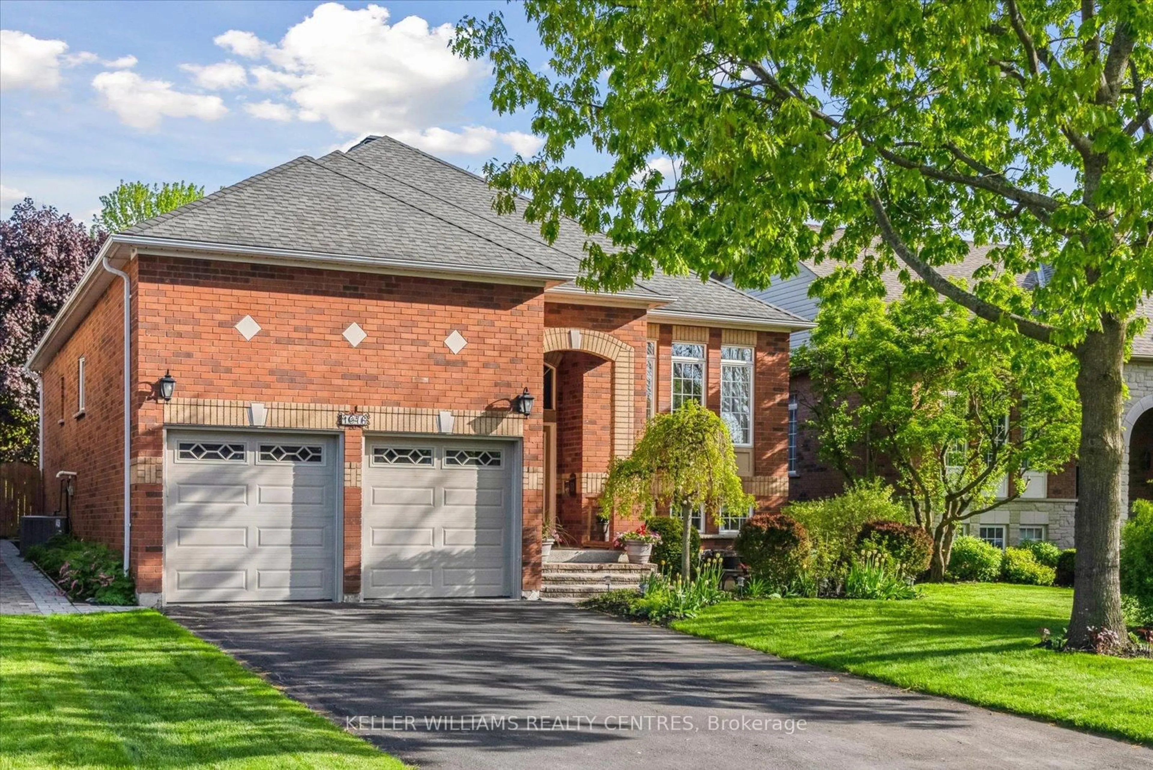 Home with brick exterior material, street for 1076 Broughton Lane, Newmarket Ontario L3X 2L6