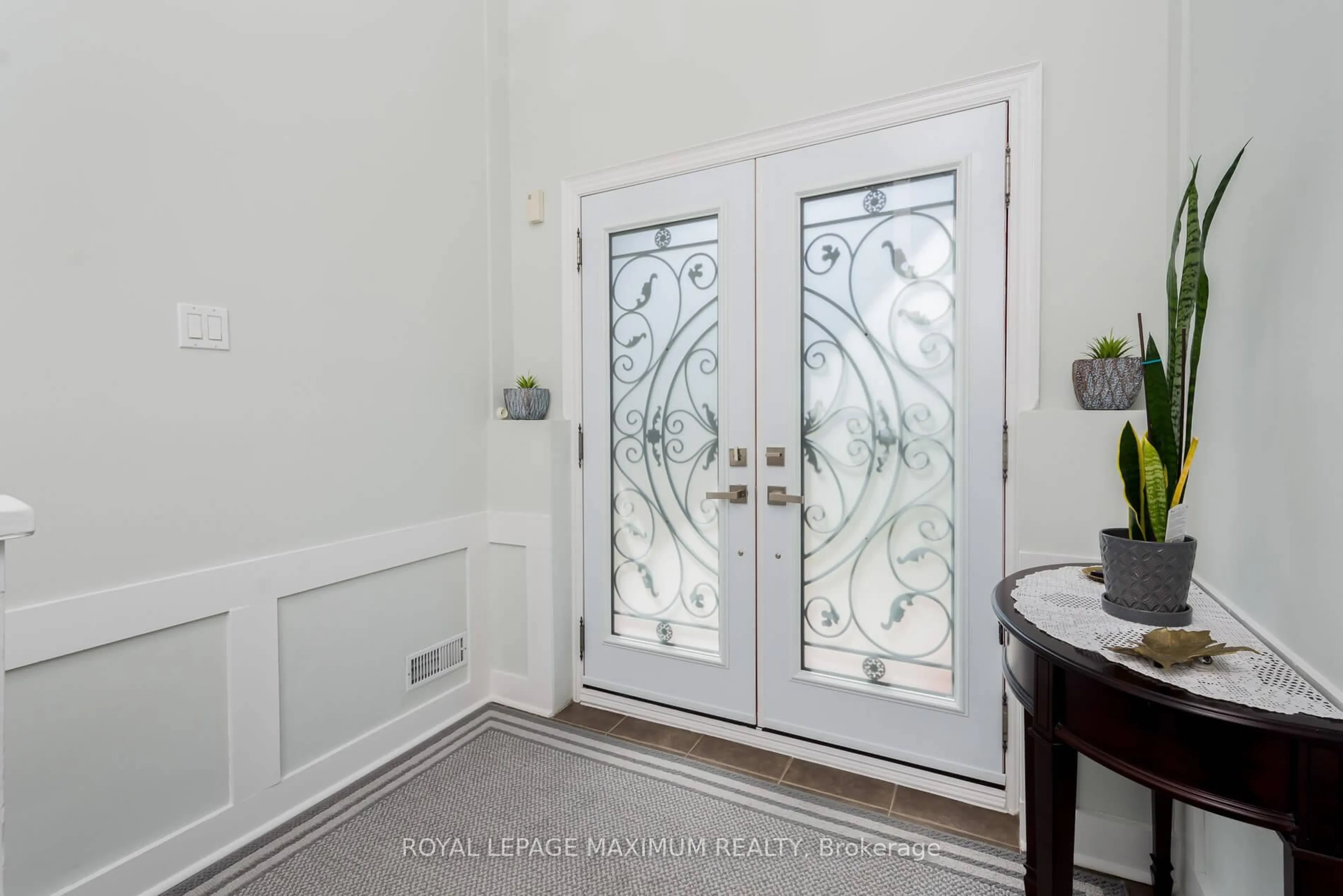 Indoor entryway for 26 Hamilton Hall Dr, Markham Ontario L3P 2P2
