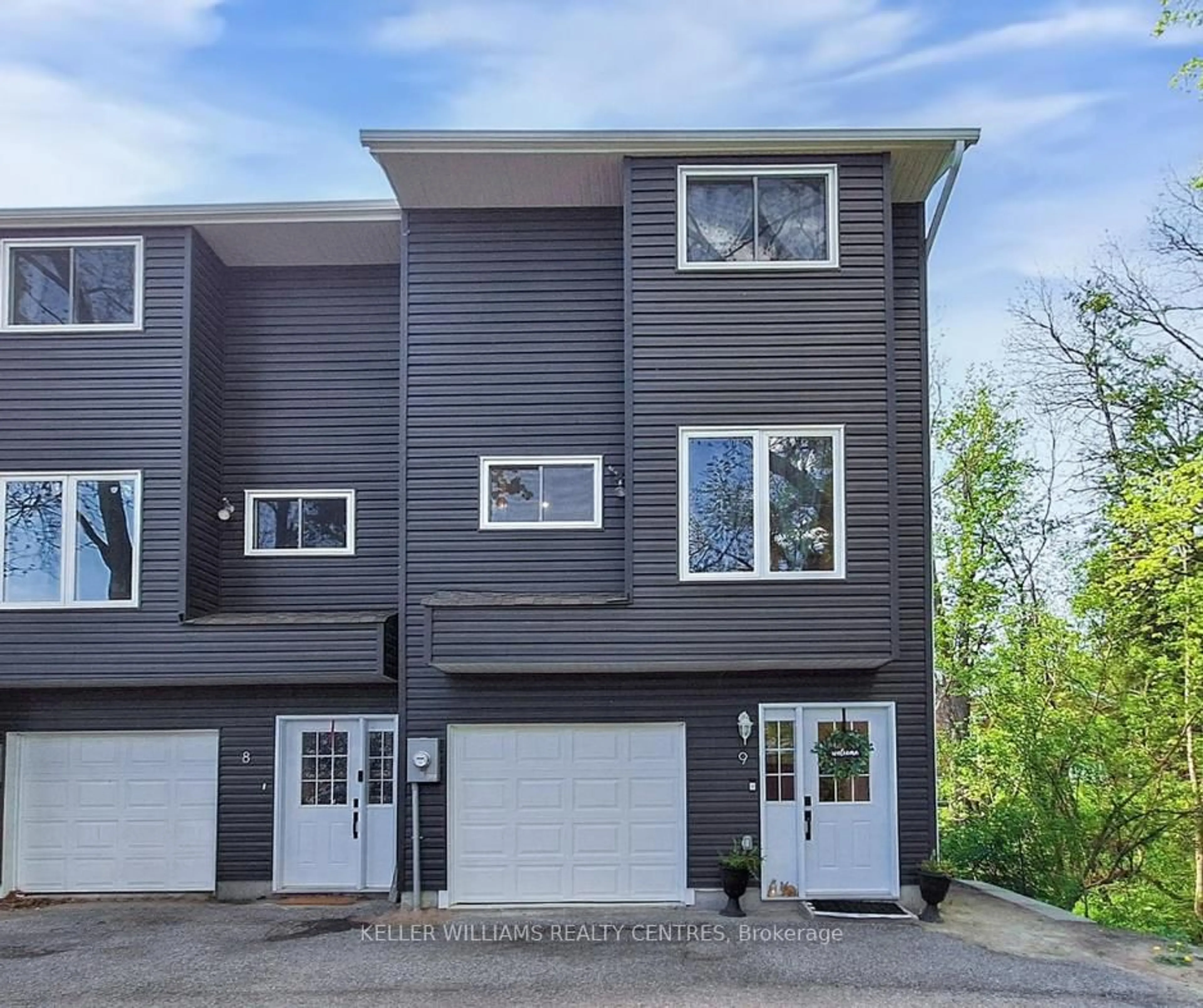 Home with vinyl exterior material, street for 113 North St #9, Georgina Ontario L0E 1R0