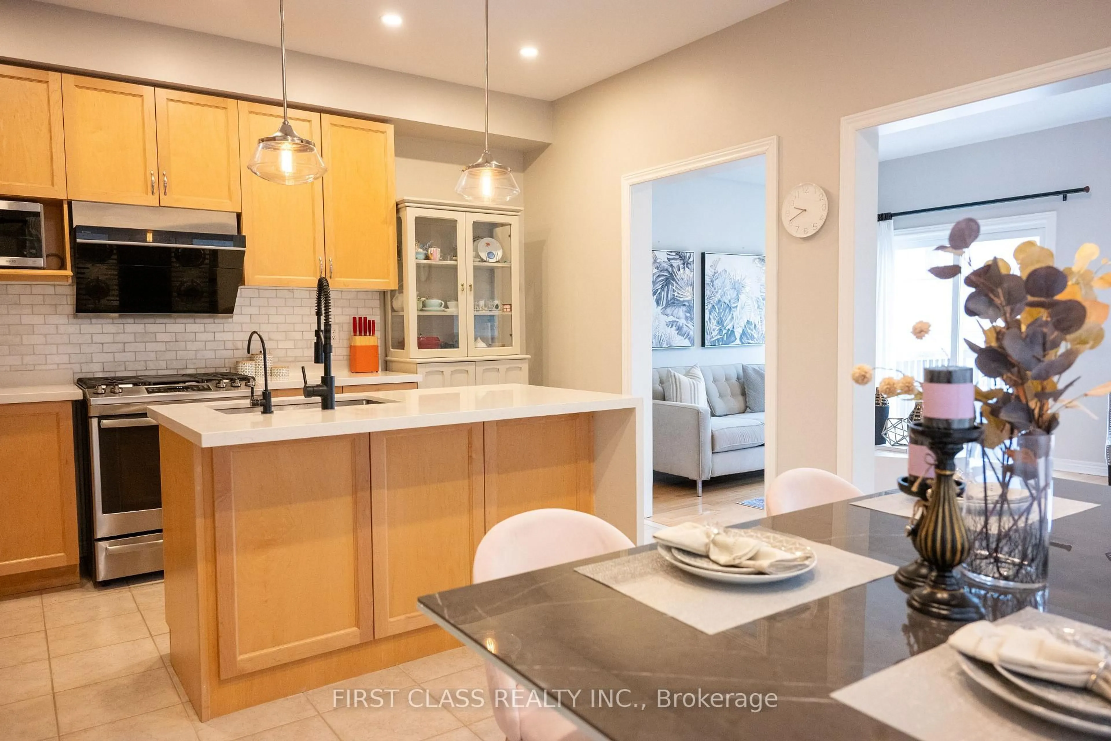 Open concept kitchen, unknown for 27 Spring Arbour Rd, Vaughan Ontario L4J 0B7
