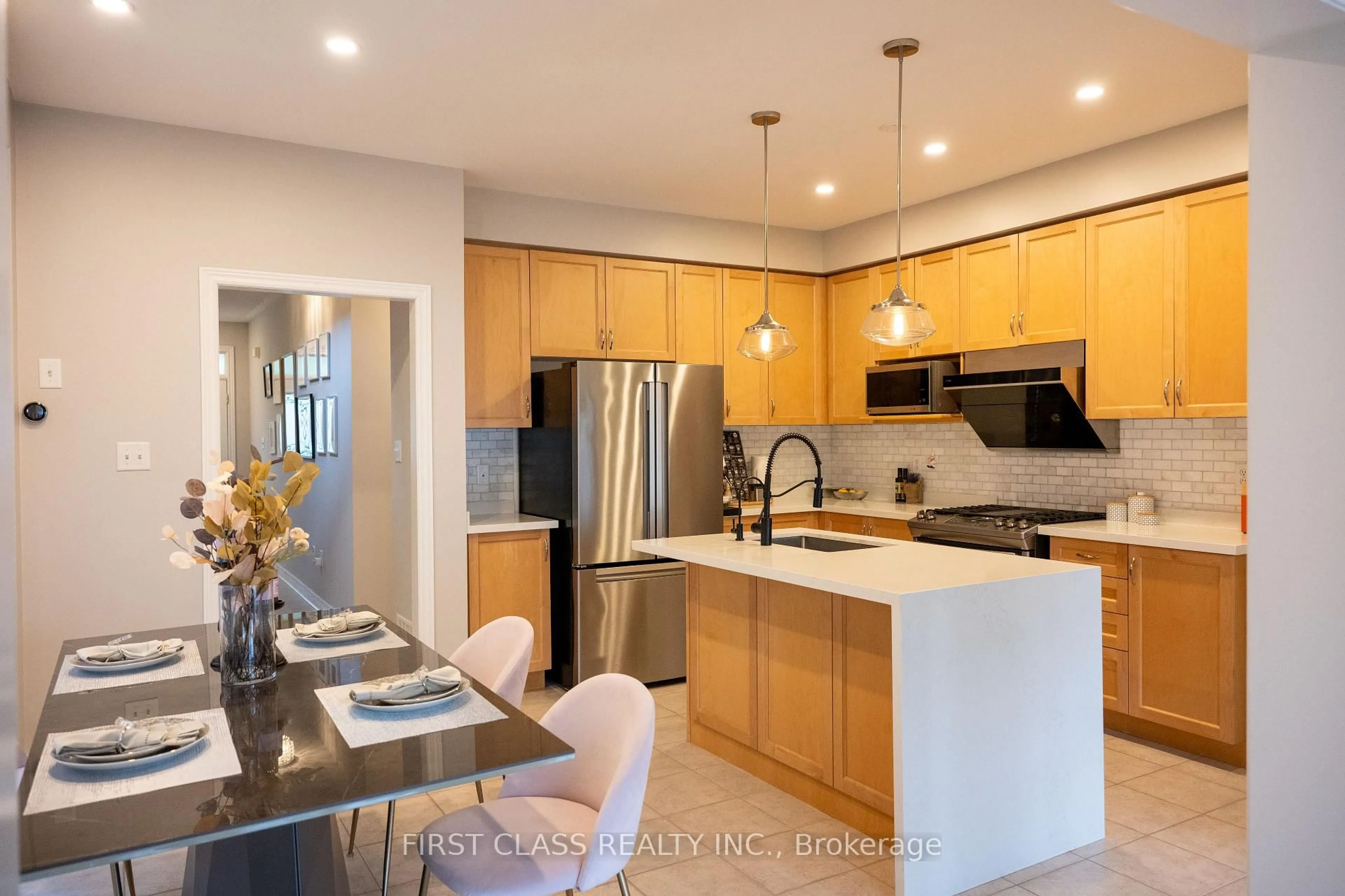 Open concept kitchen, unknown for 27 Spring Arbour Rd, Vaughan Ontario L4J 0B7