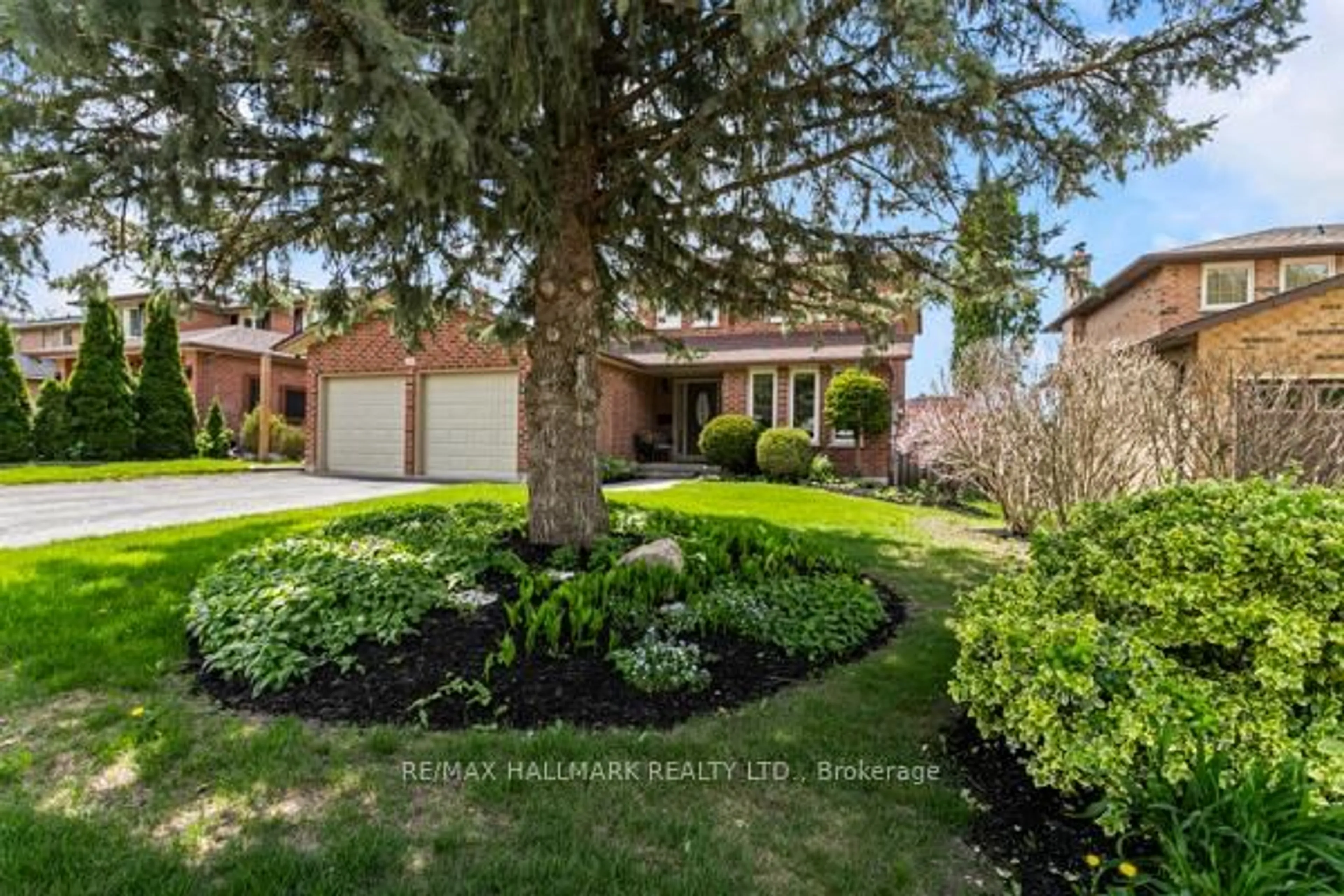 Unknown for 90 Hazelwood Dr, Newmarket Ontario L3Y 3G3